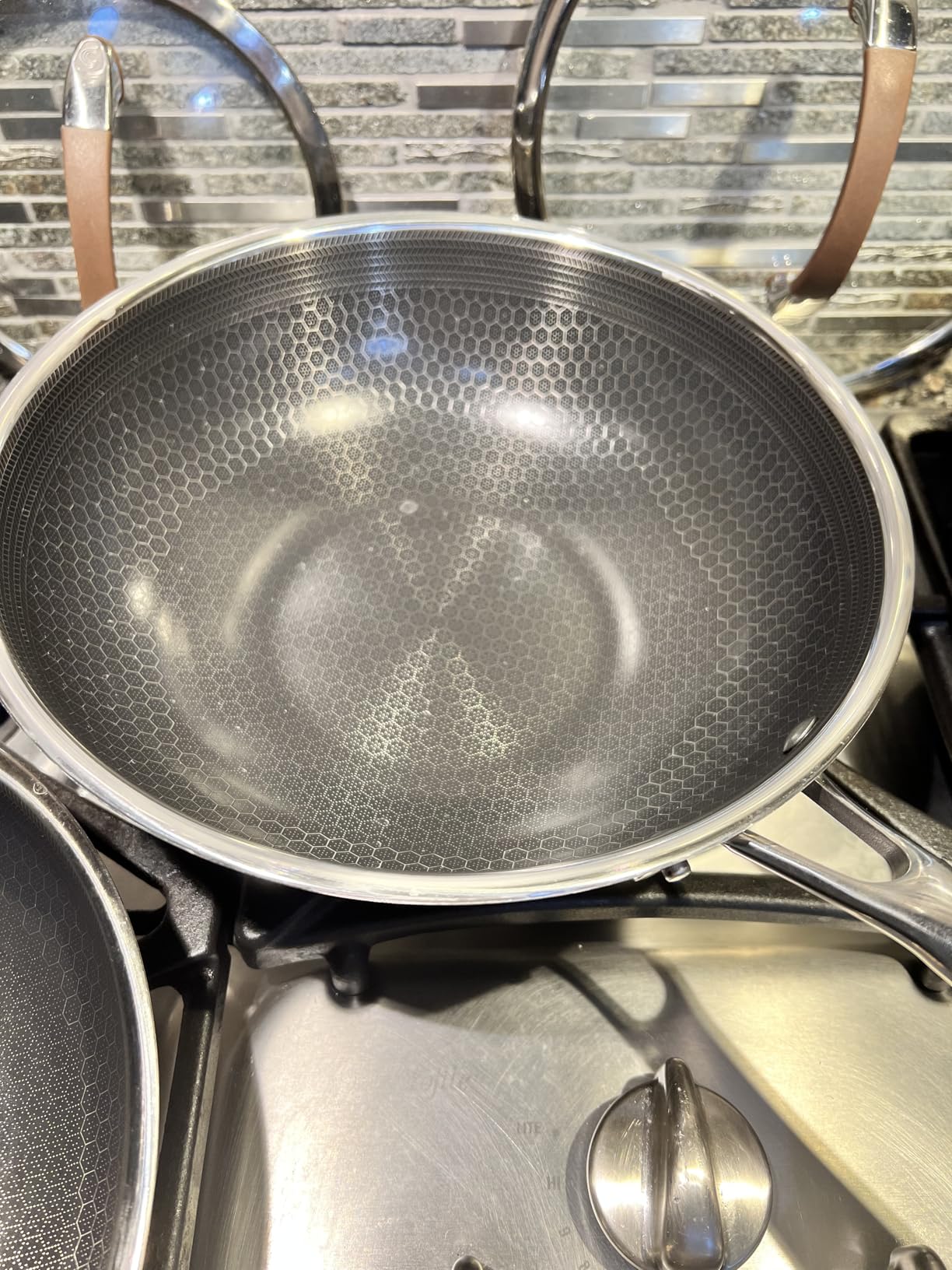 HexClad 10 Quart Hybrid Nonstick Stock Pot with Lid, Dishwasher Safe, Induction Ready, Compatible with All Cooktops customer photo 2