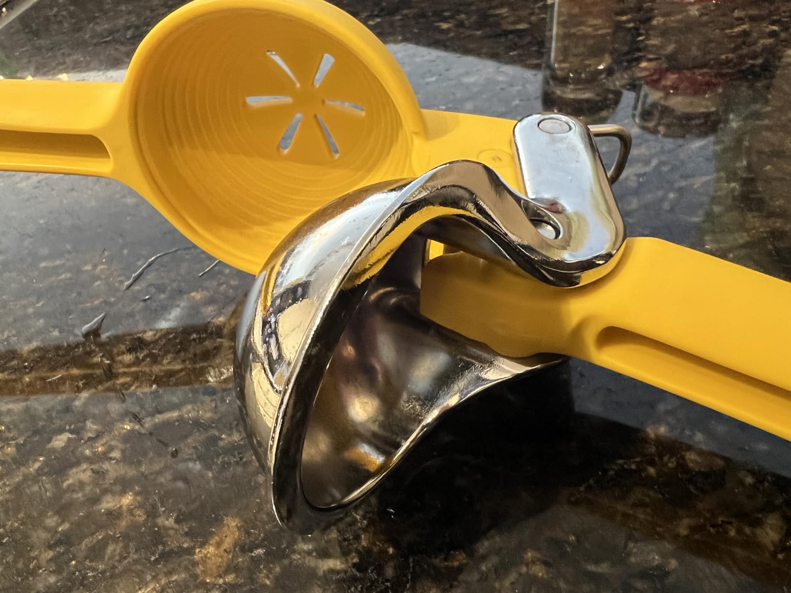 Chef'n FreshForce Plus Citrus Juicer, Yellow customer photo 1