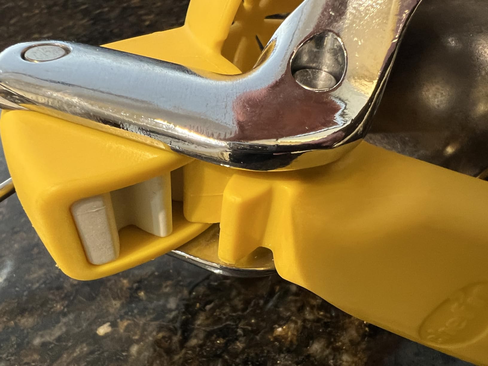 Chef'n FreshForce Plus Citrus Juicer, Yellow customer photo 2