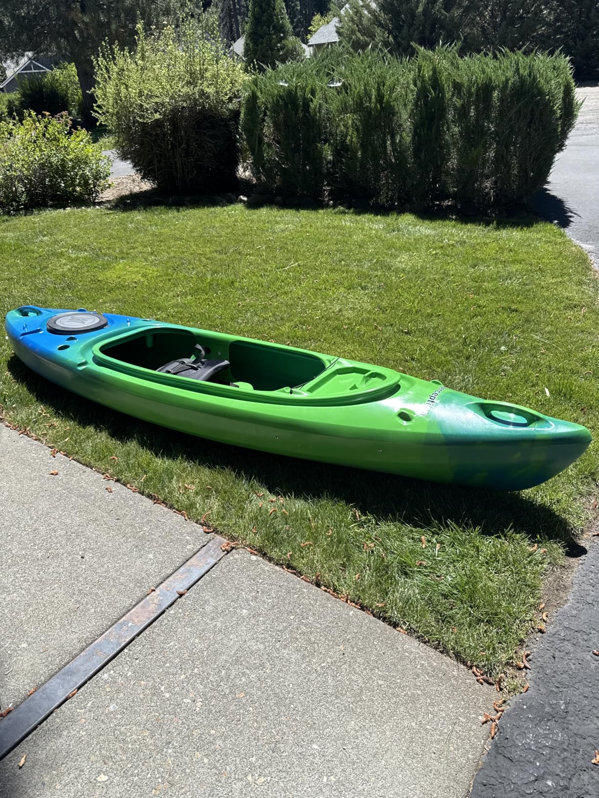 Perception Flash 9.5 | Sit Inside Kayak | Rod Holders and Rear Storage customer photo 1