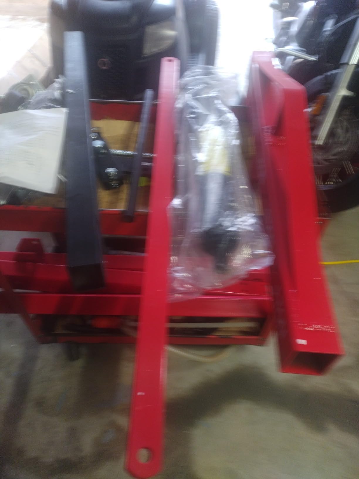 Engine Hoist, 2 Ton (4000lbs) Heavy Duty Folding Hydraulic Engine Crane Hoist Cherry Picker Shop Crane Hoist Lift for Ports, Warehouses, Garage, Factory, 360 Degree Swivel Wheels customer photo 2