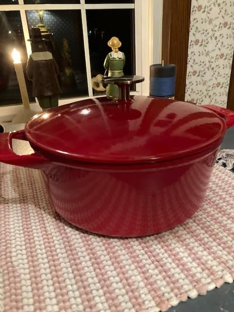 Made In Cookware - Dutch Oven 5.5 Quart (Linen) - Enameled Cast Iron - Exceptional Heat Retention & Durability - Professional Cookware - Crafted in France - Induction Compatible customer photo 2