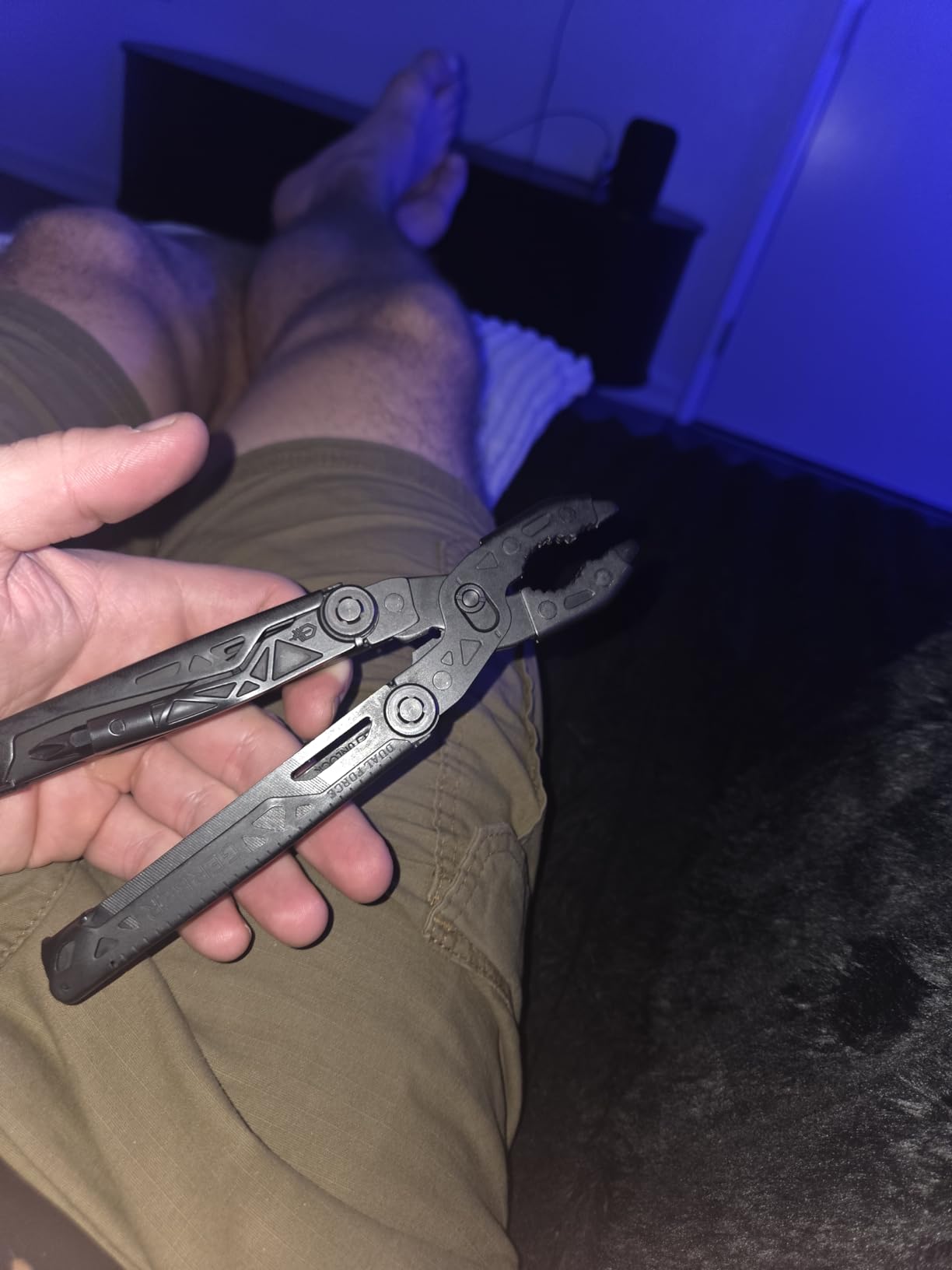 Gerber Gear Dual-Force Multitool - Heavy Duty, Center Axis Driver, Blunt Nose Pliers with Saw, Wire Cutters, Bit Storage, and More customer photo 1