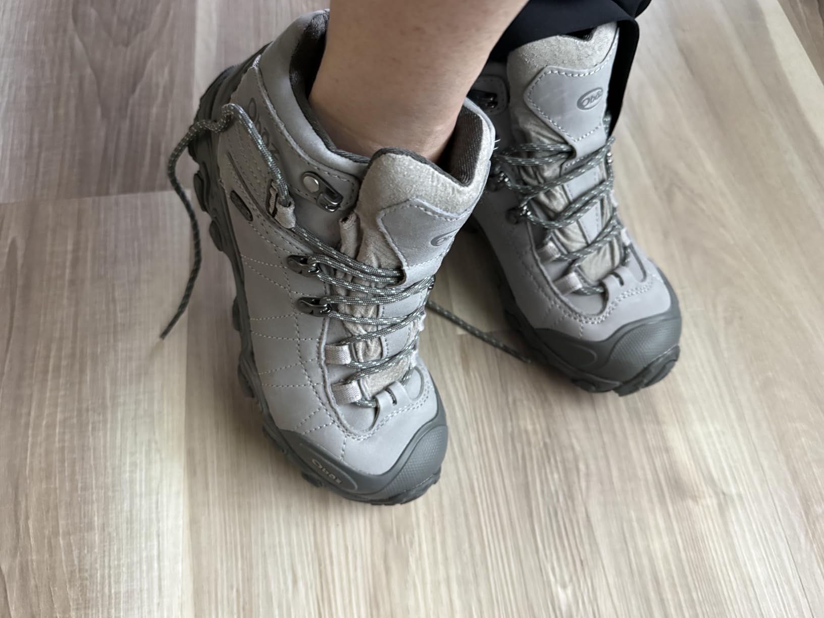 Oboz Women's Bridger Mid B-DRY Hiking Boot customer photo 1