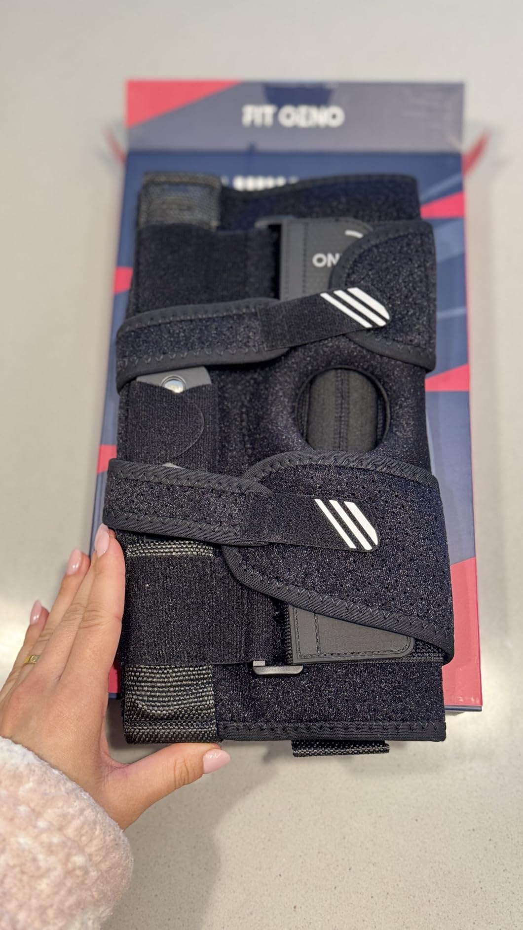 Fit Geno Hinged Knee Brace for Meniscus Tear, Men & Women, Side Stabilizers | Dual Side Stabilizers and Hinges Support Your Knee Joint customer photo 1