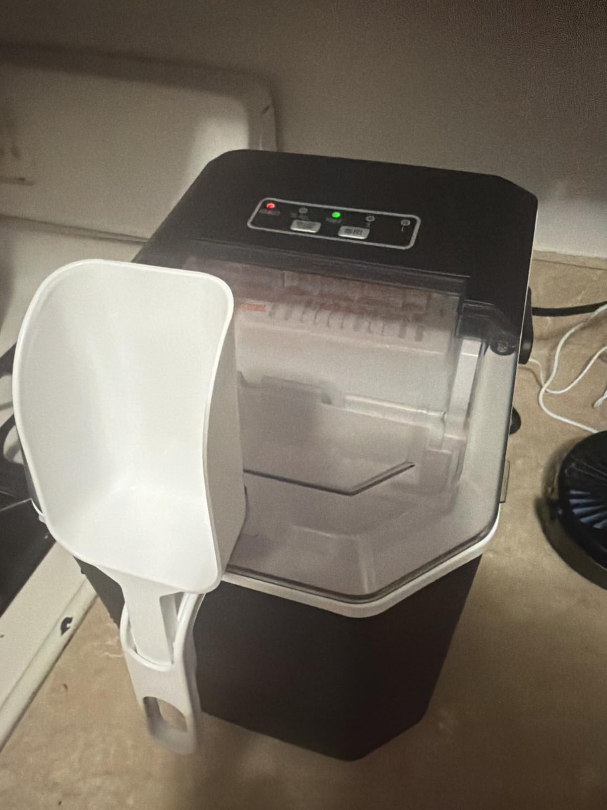 Silonn Ice Maker Countertop, Portable Ice Machine with Carry Handle, Self-Cleaning Ice Makers with Basket and Scoop, 9 Cubes in 6 Mins, 26 lbs per Day, Ideal for Home, Kitchen, Camping, RV customer photo 1