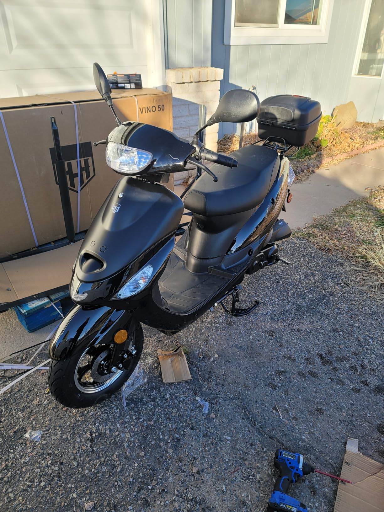 HHH 49cc/ 50cc Scooter Gas Fully Automatic Street Scooter Moped Vino 50 with Matching Trunk 50cc Moped for Adults (Black) customer photo 2