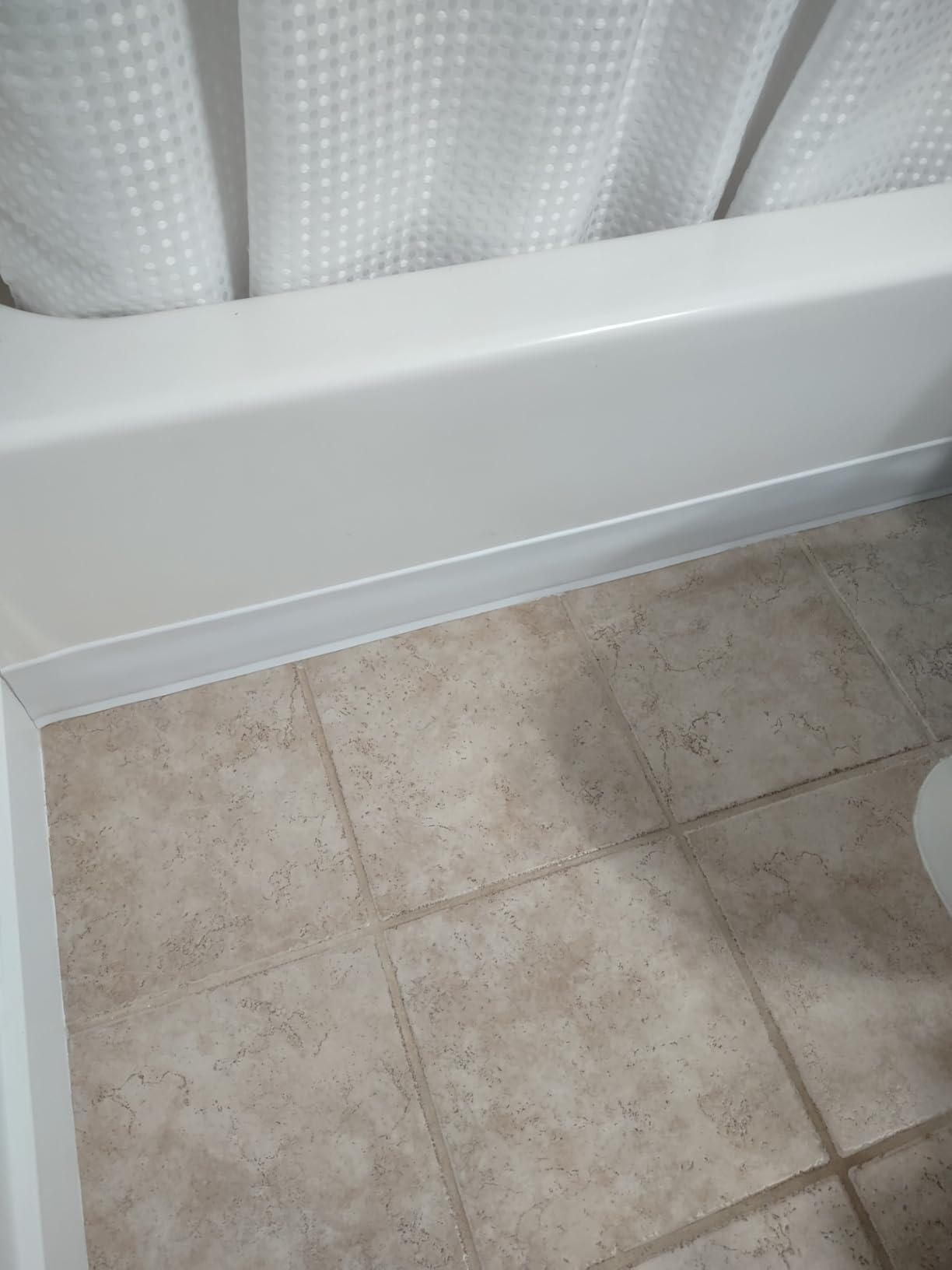 Flexible Baseboard Molding Trim 4Inch x 20Feet White Vinyl Wall Base Self-Adhesive, Peel and Stick Baseboard Molding Rubber Baseboard, Peel and Stick Trim Molding Baseboard Trim(4in x 20ft, White) customer photo 1