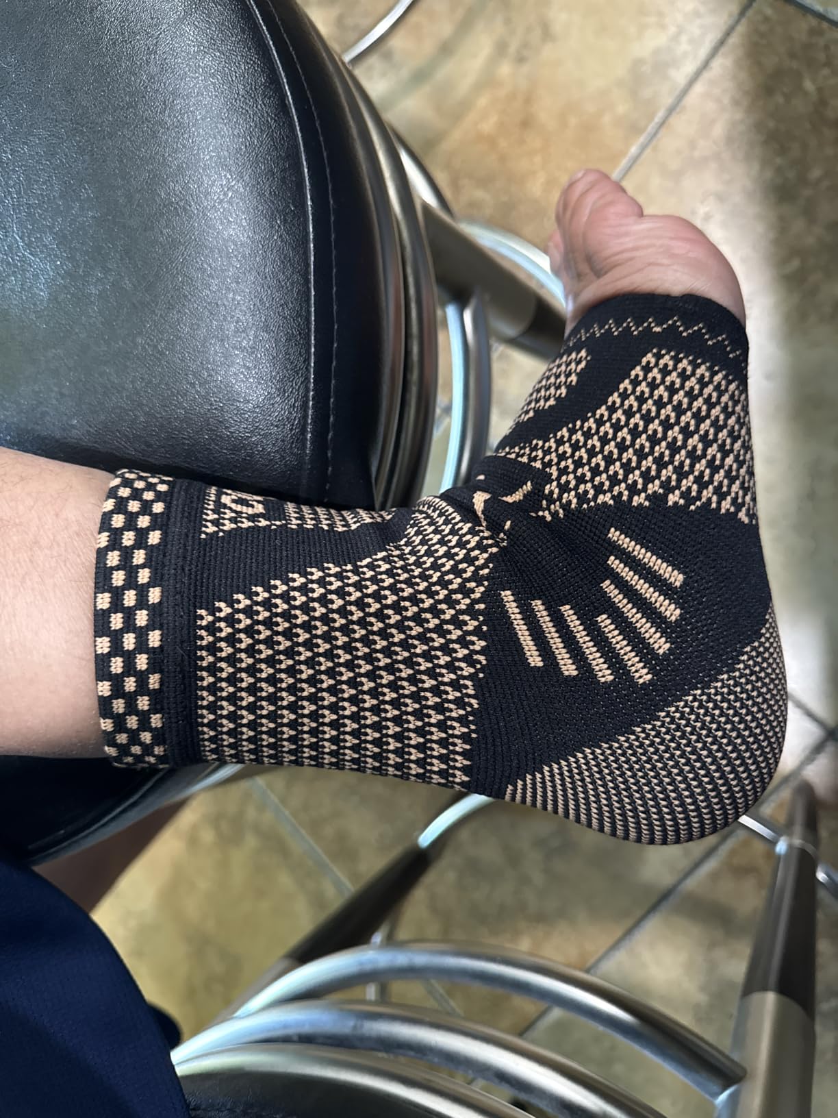 Ankle Brace for Women & Men, Ankle Compression Sleeve Support Copper Infused Ankle Brace for Sprained Ankle, Plantar Fasciitis Sports, Achilles Tendonitis Pain Relief customer photo 1