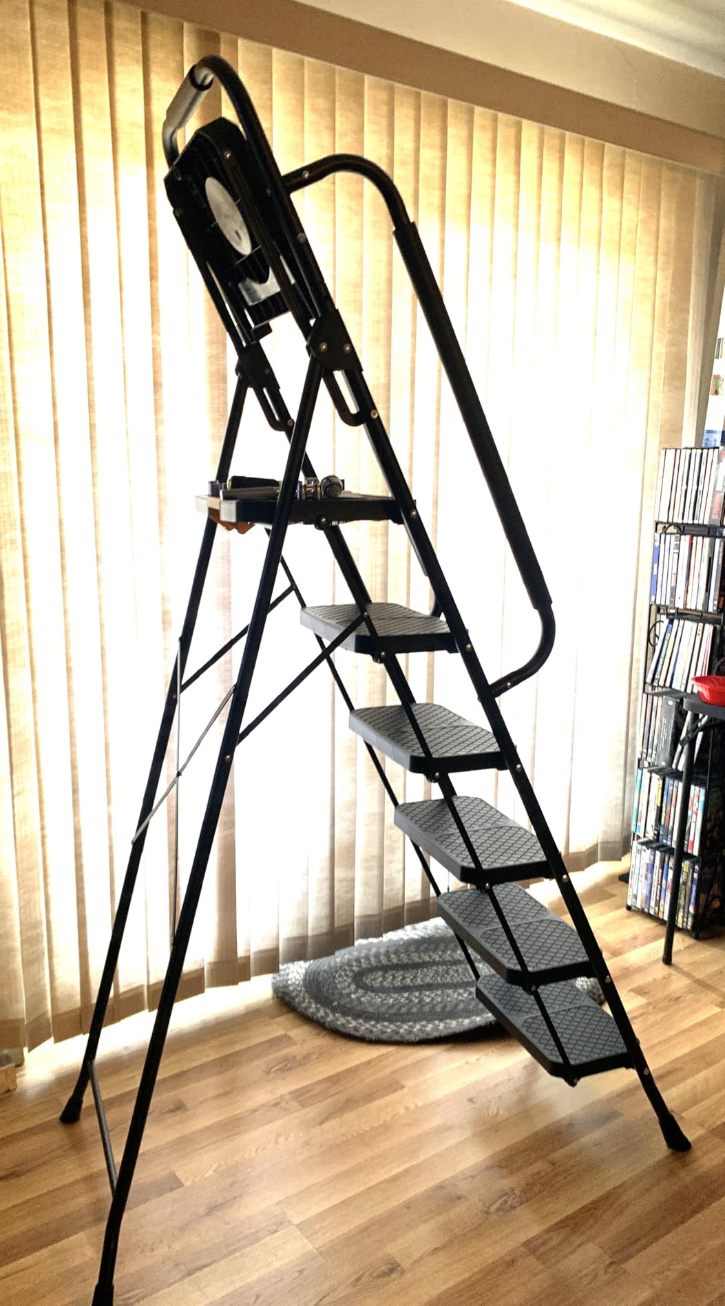 KINGRACK 6 Step Ladder with Tool Platform, Folding Step Stool with Handrails, Sturdy Steel Ladder with Wide Pedal, 800 LBS Portable Safety Ladder for Painting Home Outdoor Garage customer photo 1
