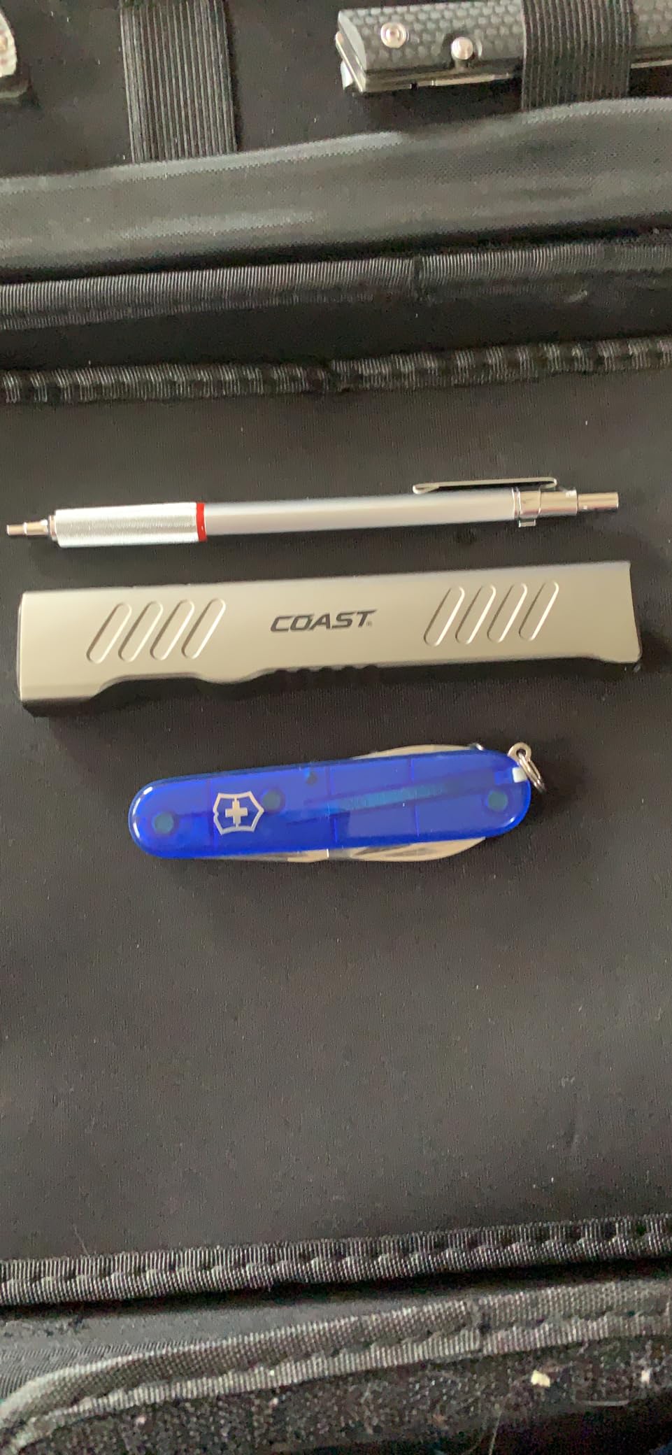 COAST Slayer 1150 Lumen USB-C Rechargeable LED Flashlight with Spot/Flood, Memory Mode and Pocket Clip, Blue customer photo 2
