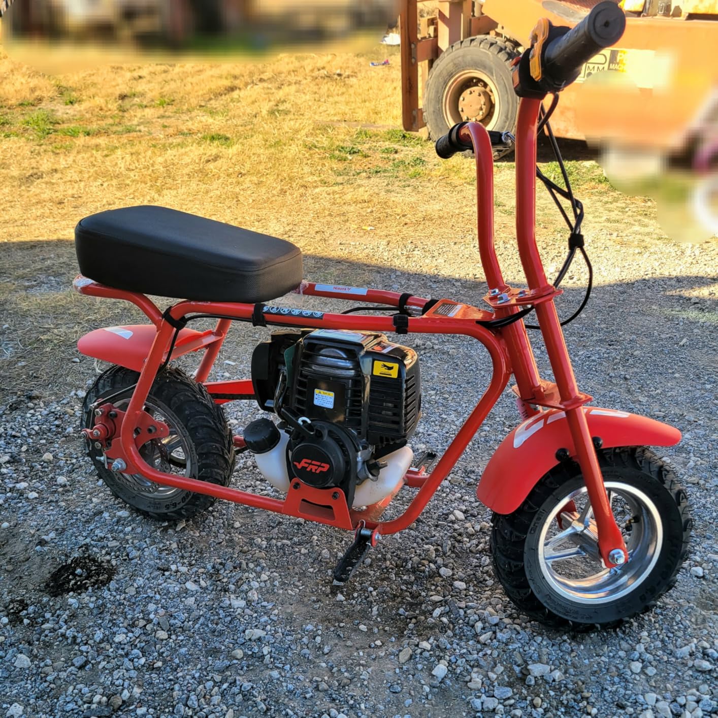 MB40 Gas Mini Bike for Teens 40cc 4-Stroke Off Road 18 MPH 165 LBS | Straight-Gas Fueling With No Oil Mixing, Disc Brake, Knobby Tires, Engine Heat Guard, Easy Pull-Start,Black customer photo 1