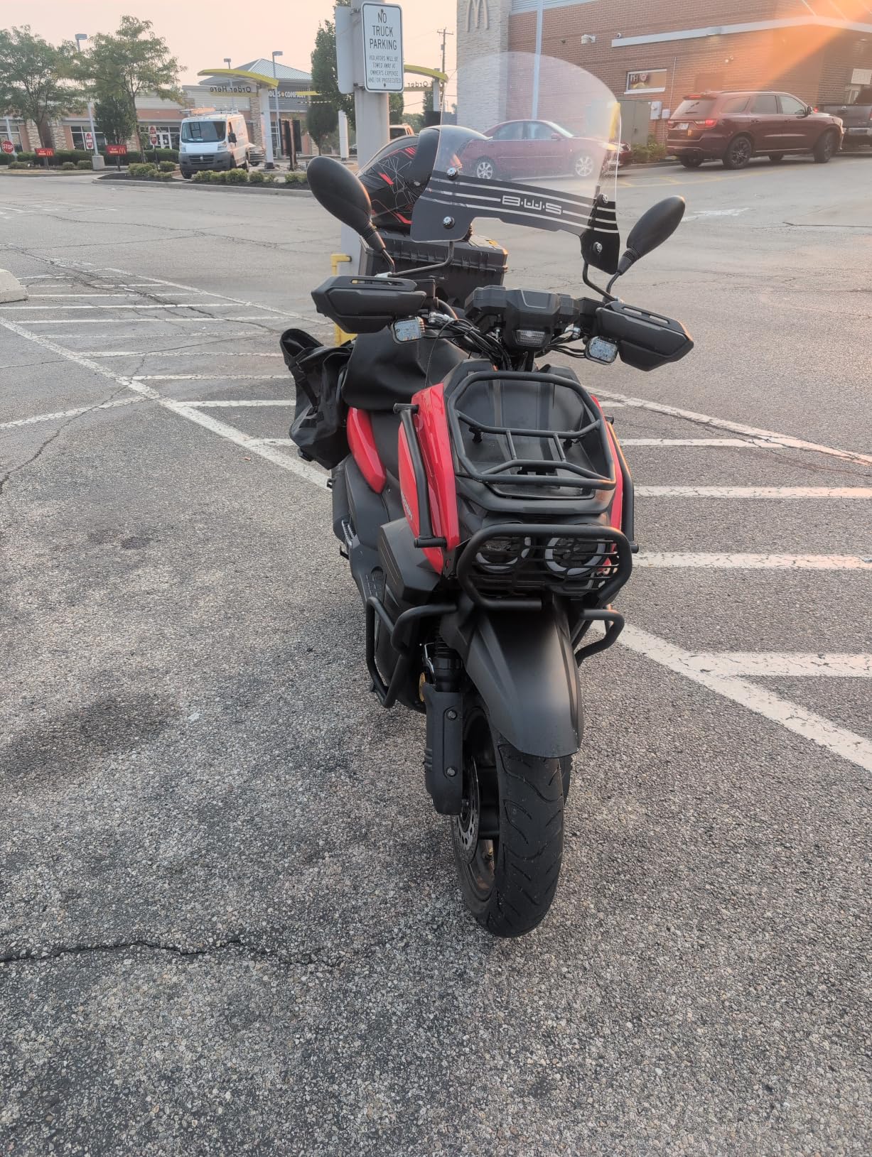 HHH Tank 200 DLX EFI Scooter Tank 200 EFI Scooter 200cc motorcycle 13 inch wheels Fully Automatic, Windshield and Matching Rear Trunk (Black) customer photo 1