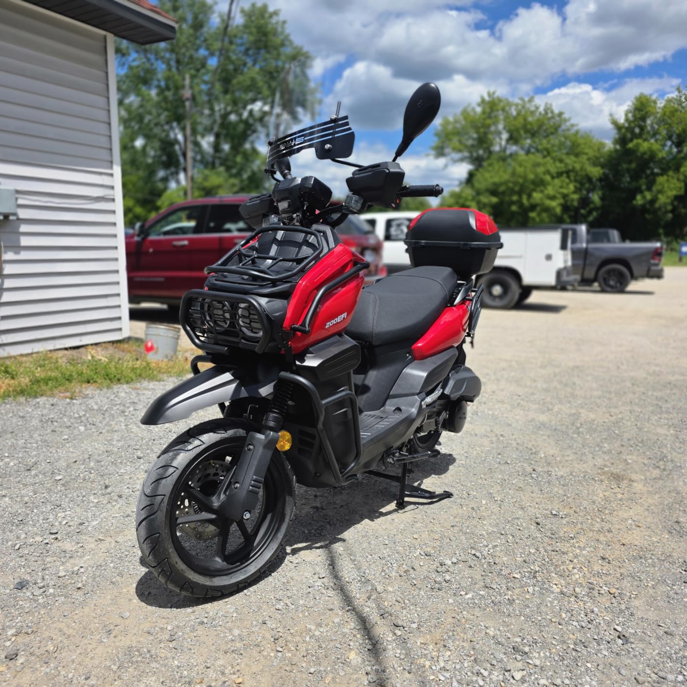 HHH Tank 200 DLX EFI Scooter Tank 200 EFI Scooter 200cc motorcycle 13 inch wheels Fully Automatic, Windshield and Matching Rear Trunk (Black) customer photo 2