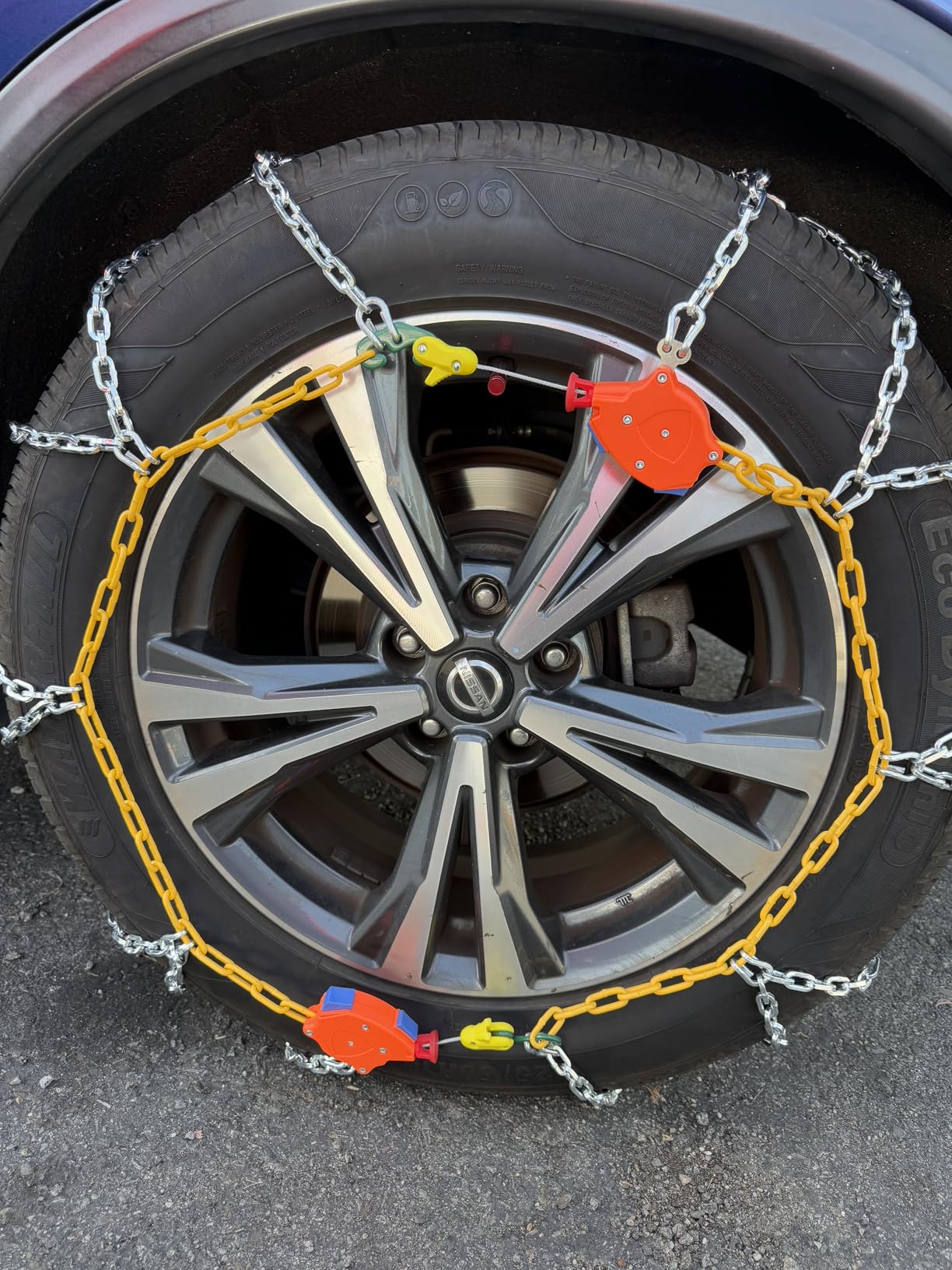 VEVOR Tire Chains, Snow Chains for Cars SUV Pickup Trucks, 2 Pack Adjustable Snow Tire Chains customer photo 1