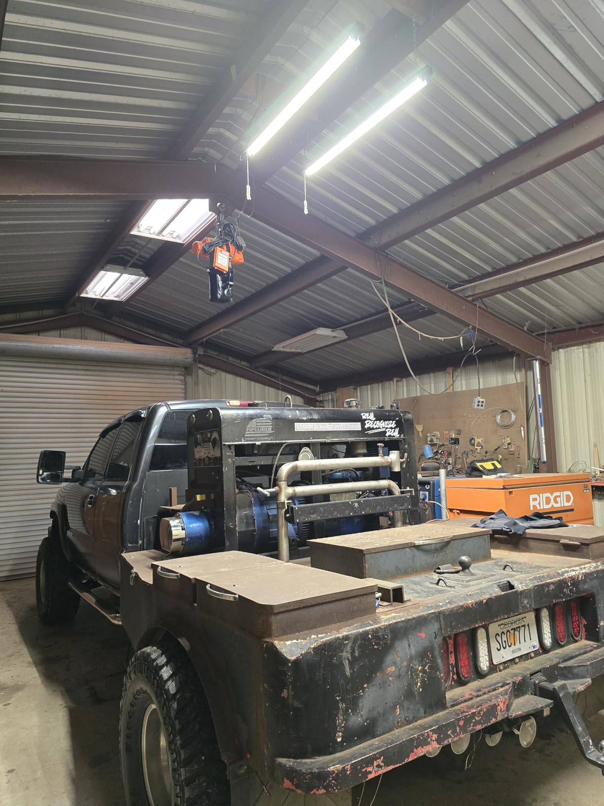 VEVOR Electric Chain Hoist, 2200 lbs Load Capacity, 10 ft Lifting Height, 120V Single Phase Overhead Crane with Chain, 10 ft Wired Remote Control for Garage, Shop, Hotel, and Home customer photo 2