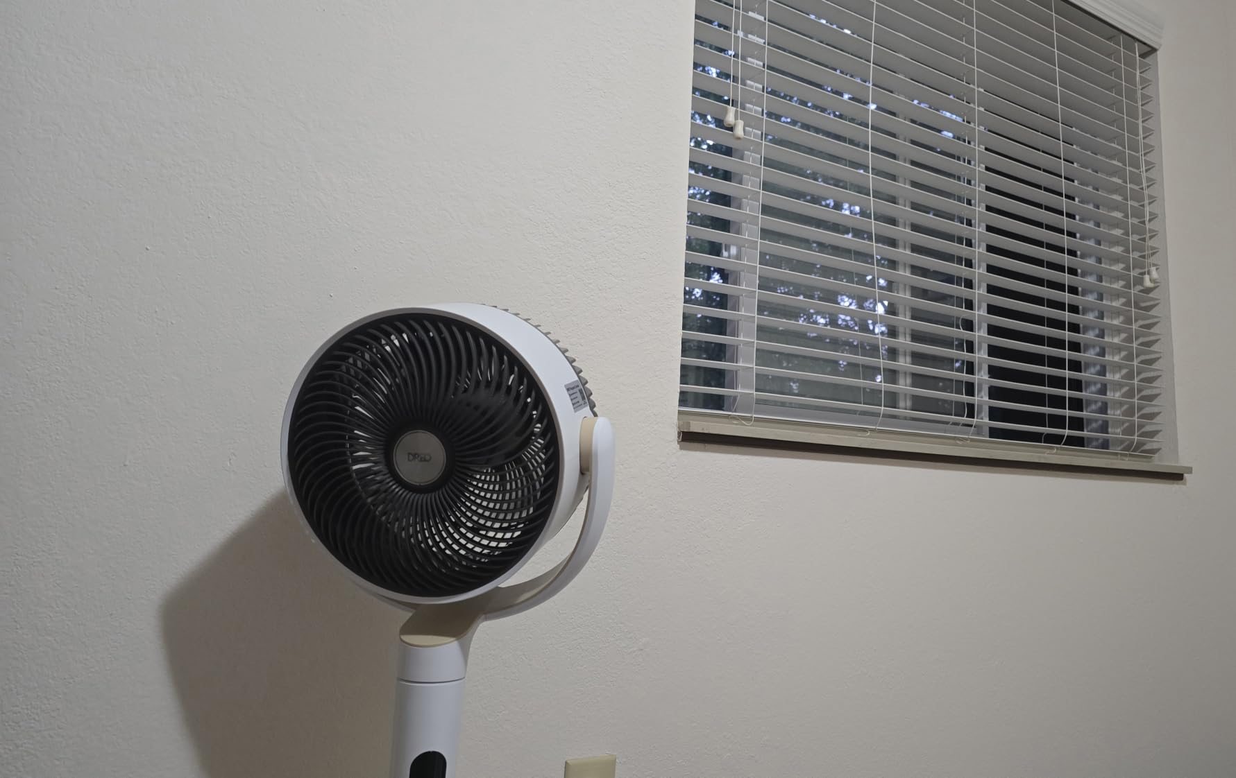 DREO Fan for Bedroom, 120° Oscillating Standing Fan, Quiet Pedestal Fan with DC Motor, 9 Speeds, 4 modes, 20dB, 120° Manual Vertical, 37-42
