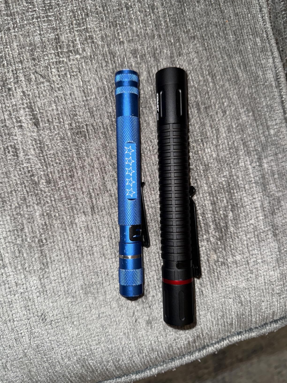 COAST XT30R 1000 Lumen Rechargeable LED Pocket Flashlight, 5 Light Modes with 2-Way Clip and Bite Caps Included customer photo 1
