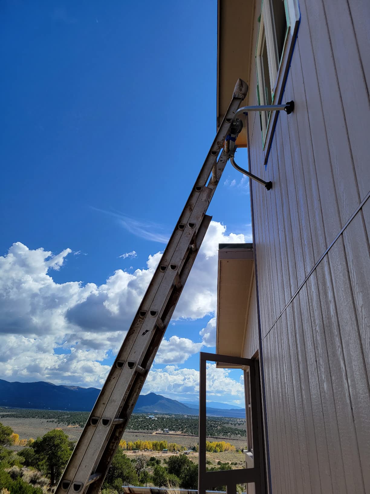 Ladder Stabilizer, Heavy Duty Steel Extension Ladder Stabilizer for Roof Gutter and Wall with Anti-Slip Rubber Feet (Orange) customer photo 2