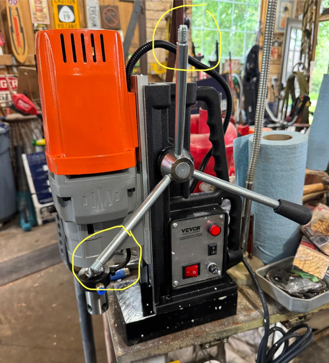 VEVOR Magnetic Drill, 1200W Motor 1.6 in Boring Diameter, 2810 lbf Electric Mag Drill Press, with 2 Coring Bits, Variable Speed, Drilling Machine for Metal Surface, Home Improvement Industry, Yellow customer photo 1