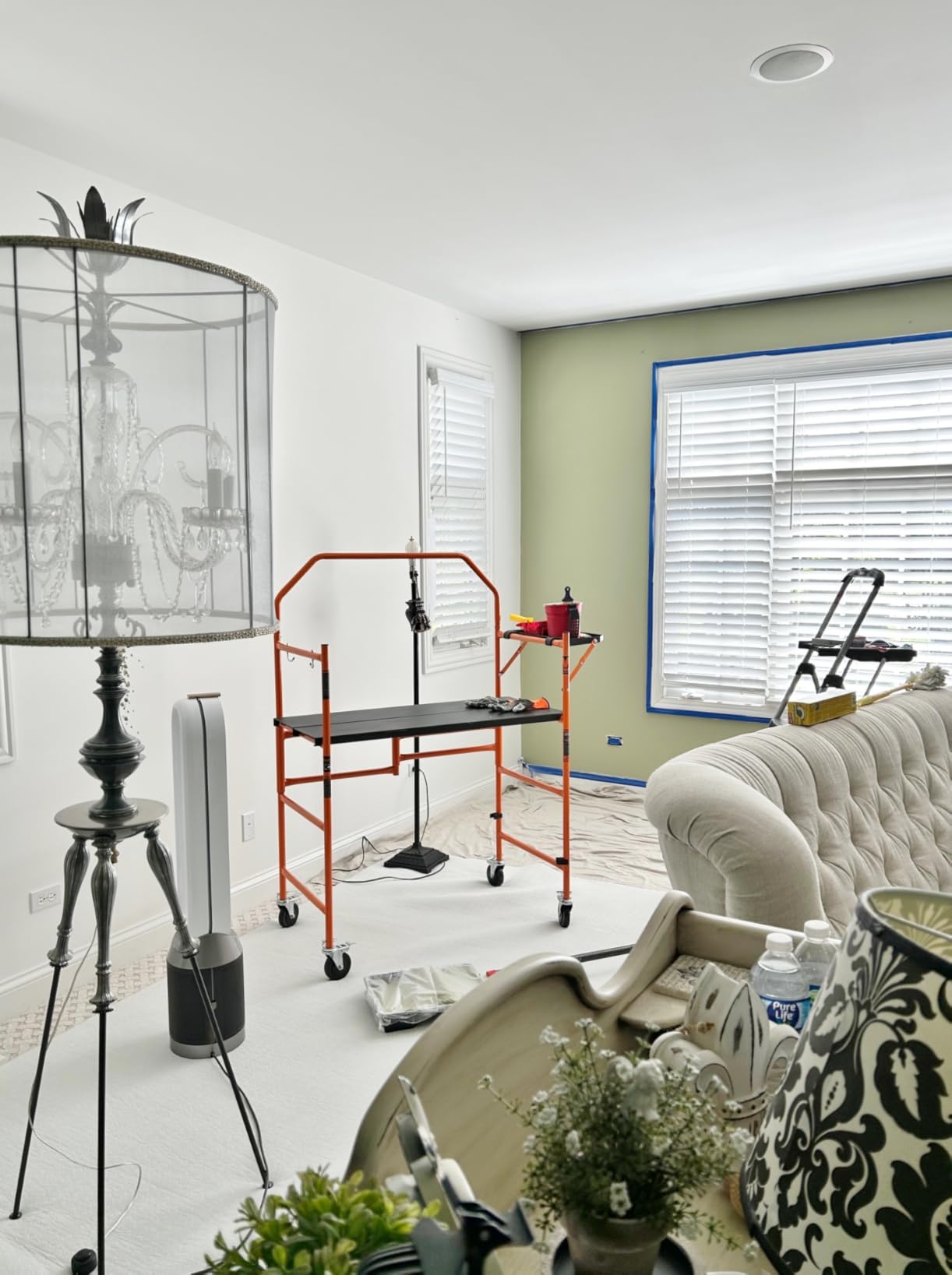 WEN 4-Foot Portable Rolling Scaffolding, 500-Pound-Capacity with Foldable Design, Safety Rail and Tool Shelf (31107) customer photo 2