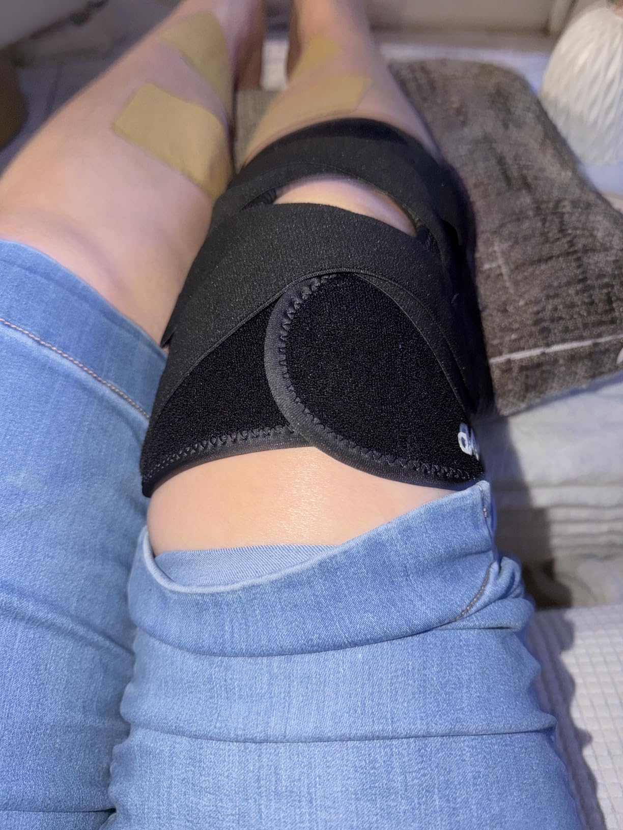 JOMVD Knee Brace for Knee Pain, Meniscus Tear, Adjustable Knee Support with Side Spring Stabilizers for ACL, MCL, Arthritis, Patella Stability, Knee Pain Relief, Injury Recovery, Women and Men, Medium customer photo 2