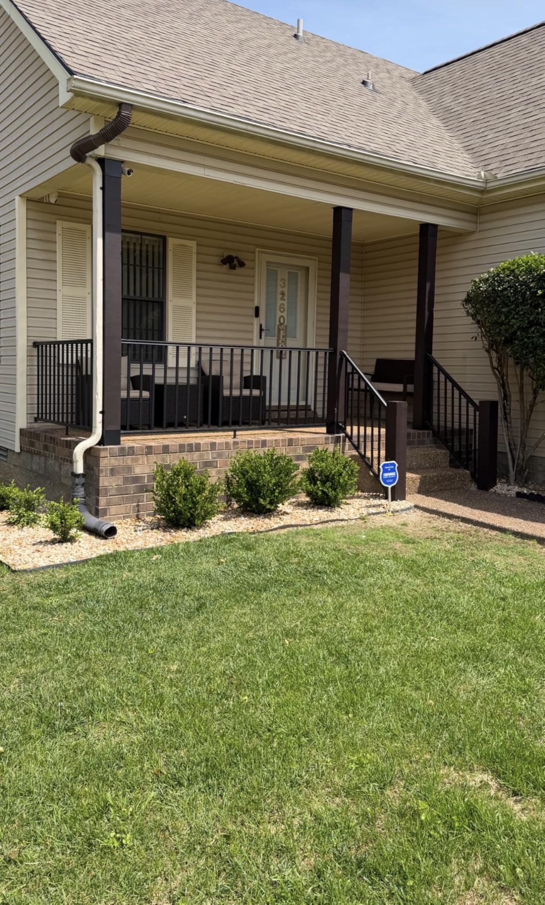 Egadis 1 Pack 36 in x 8 ft Aluminum Porch and Deck Railing Kit Without Post | Pioneer in Modular Aluminum Railing Kit, ASTM Certified, Black Textured AAMA2604 Finish for Deck, Porch & Balcony (1 Panel) customer photo 1