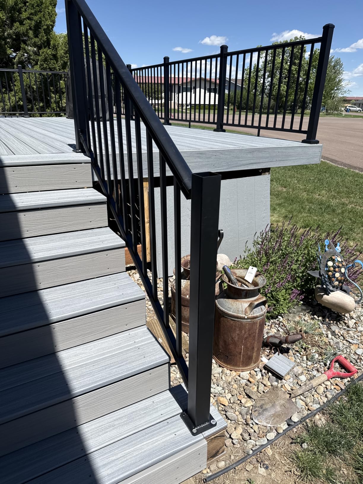 Egadis 36 in. H x 6 ft. W Black Porch and Deck Railing Kit with 2 Post, Textured AAMA 2604 Powder-Coat Finish Modular Aluminum Railing System for Outdoor Decks, Porches & Balconies (1 Panel, 2 Post) customer photo 1