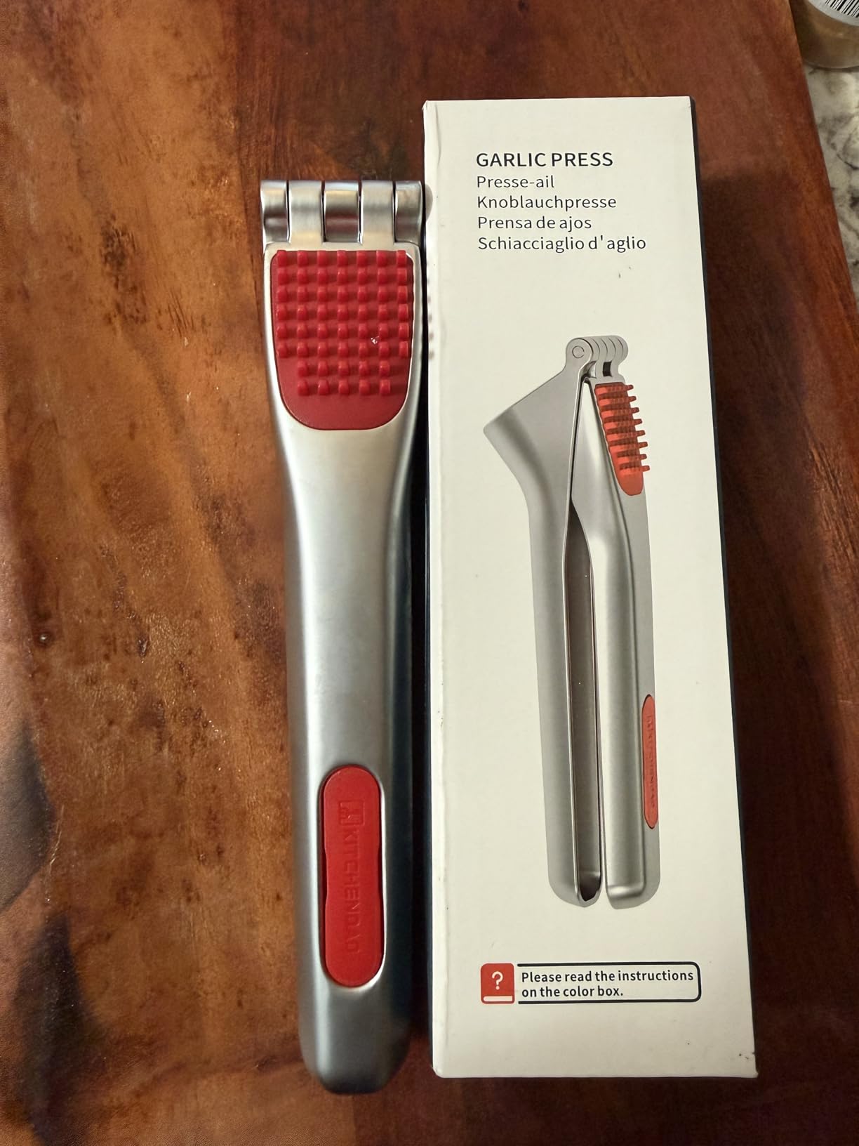 KITCHENDAO Heavy-duty Garlic Press with Built-in Scraper & Cleaning Pusher, No Peeling Garlic Crusher with Large Chamber, Zinc Alloy Garlic Mincer, Dishwasher Safe customer photo 2