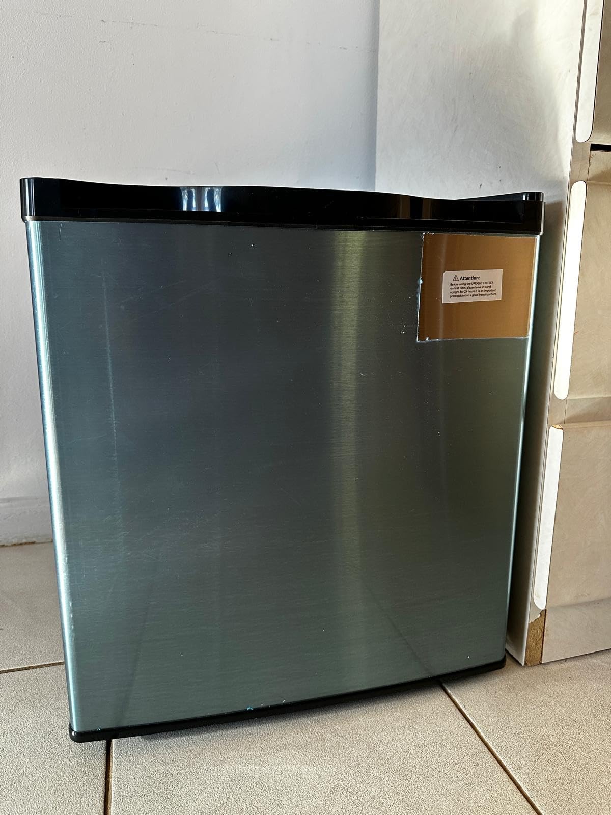 Feelfunn 1.1 Cu.ft Mini Freezer - Compact Upright Freezer with 7 Adjustable Thermostat, Removable Shelf, Reversible Single Door, 360°Uniform Cooling Small freezer for Home Office Kitchen Dorm, Silver customer photo 2