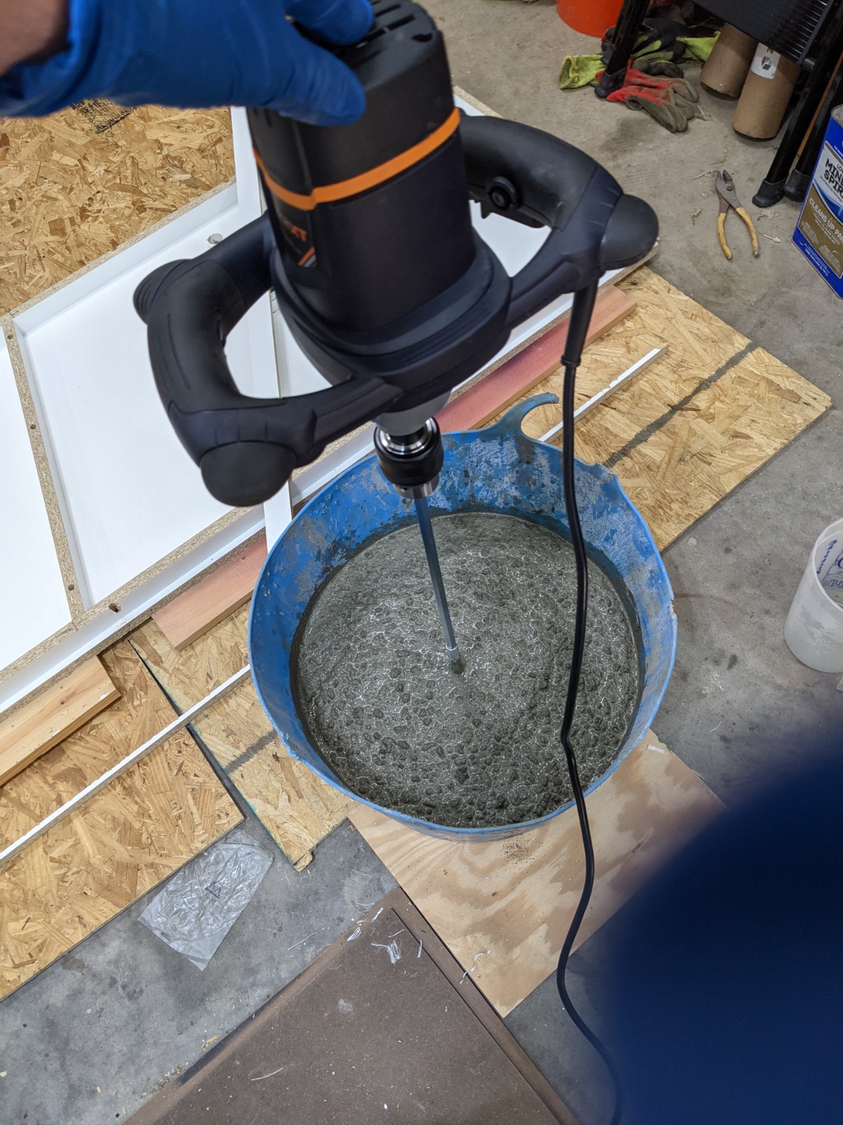 MAXXT 15A Double-Paddle Electric Cement Mixer - Handheld Concrete/Mud Mixer with Soft Start, Stepless Speed Control Paint Mixer for Mixing Cement, Paint, Mortar, Glue, Comes with 2 Mixing Paddles customer photo 2