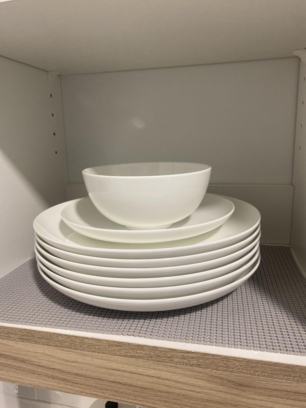 Lenox Studio 1414 Coupe 18-Piece Dinnerware Set, Service For 6, Bone China Material, Dishwasher Safe, Microwave Safe customer photo 2