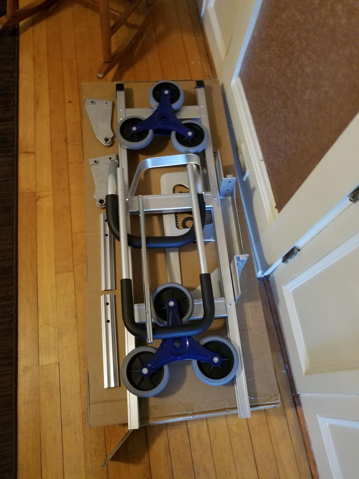 VEVOR 2 in 1 Aluminum Hand Truck 650 lbs, Convertible Hand Truck with 6 Wheels & Dual Handles, Integrated Frame Multipurpose Stair Climber for Home Shopping Moving Warehouse customer photo 2