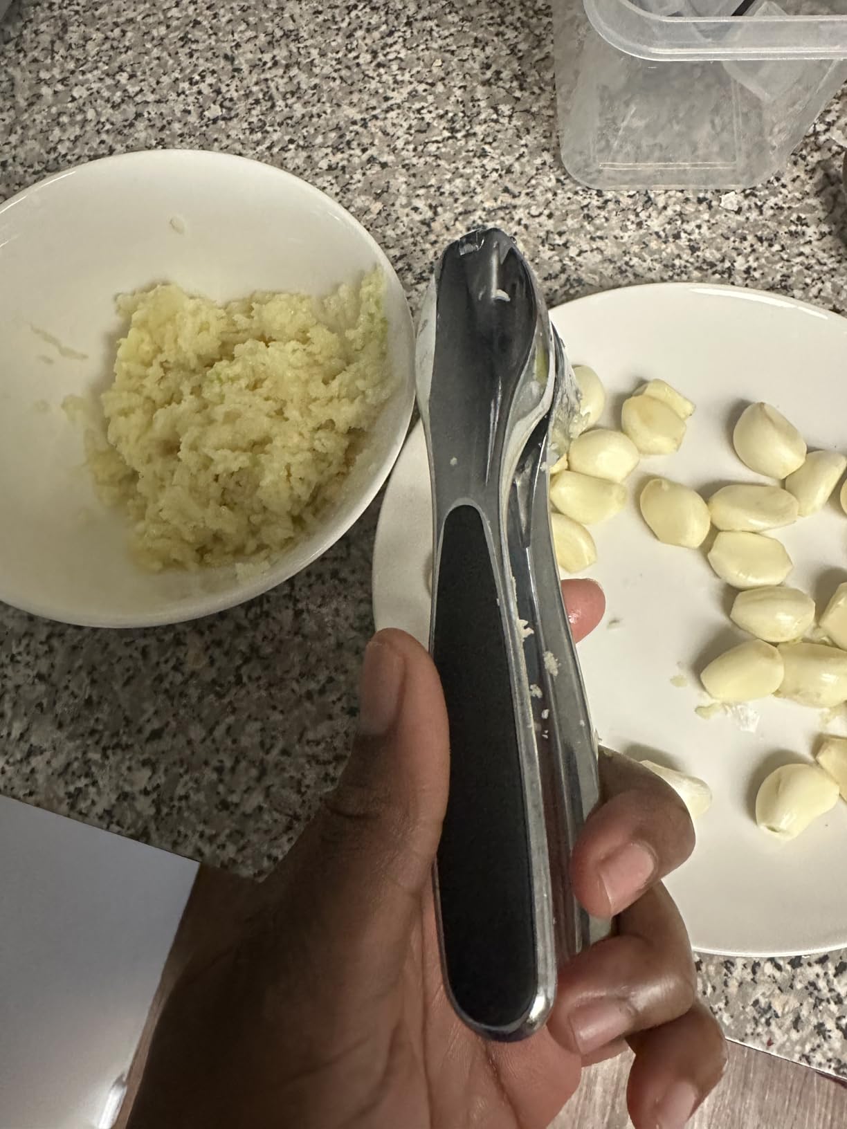 CUNSENR Garlic Press Set, Premium Rust Proof Garlic Mincer Tool with Ergonomic Handle, Easy Squeeze & Easy Clean Garlic Crusher, Dishwasher Safe with Silicone Peeler and Brush - Silver customer photo 2