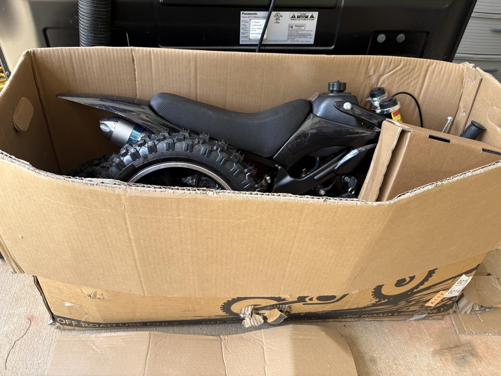 Kids 50cc Dirt Bike, 2-Stroke Gas Dirt Bike, Black | Kids Dirt Bike for 8-14 with Front Rear Disc Brakes, 10in Off-Road Tires, Shock Absorption, Seat Height 23.6in, Max Speed 40Mph customer photo 2