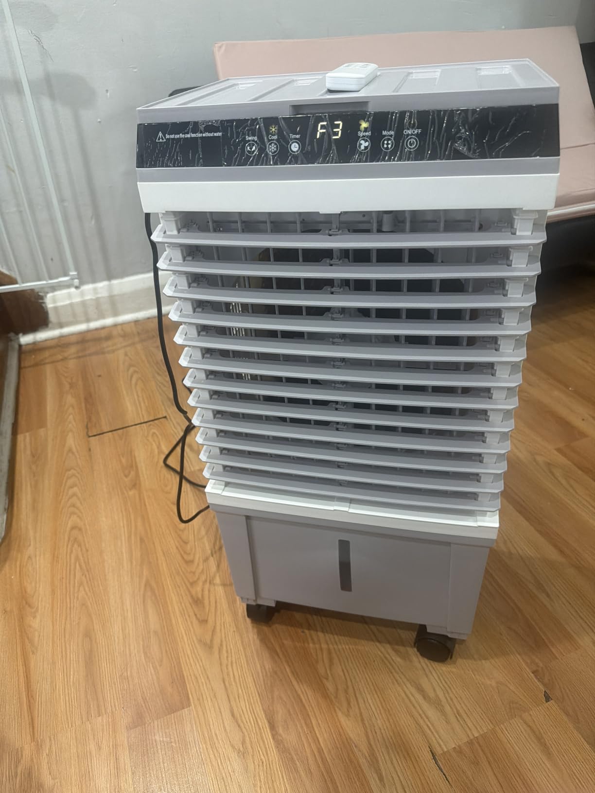 Uthfy 1800 CFM Swamp Cooler Air Conditioner, 3-IN-1 Portable Evaporative Air Cooler with 5.3 Gal Water Tank, 6 Ice Packs, Remote, 12H Timer, 120° Oscillation, Cooling Fan for Room Bedroom Home Office customer photo 1