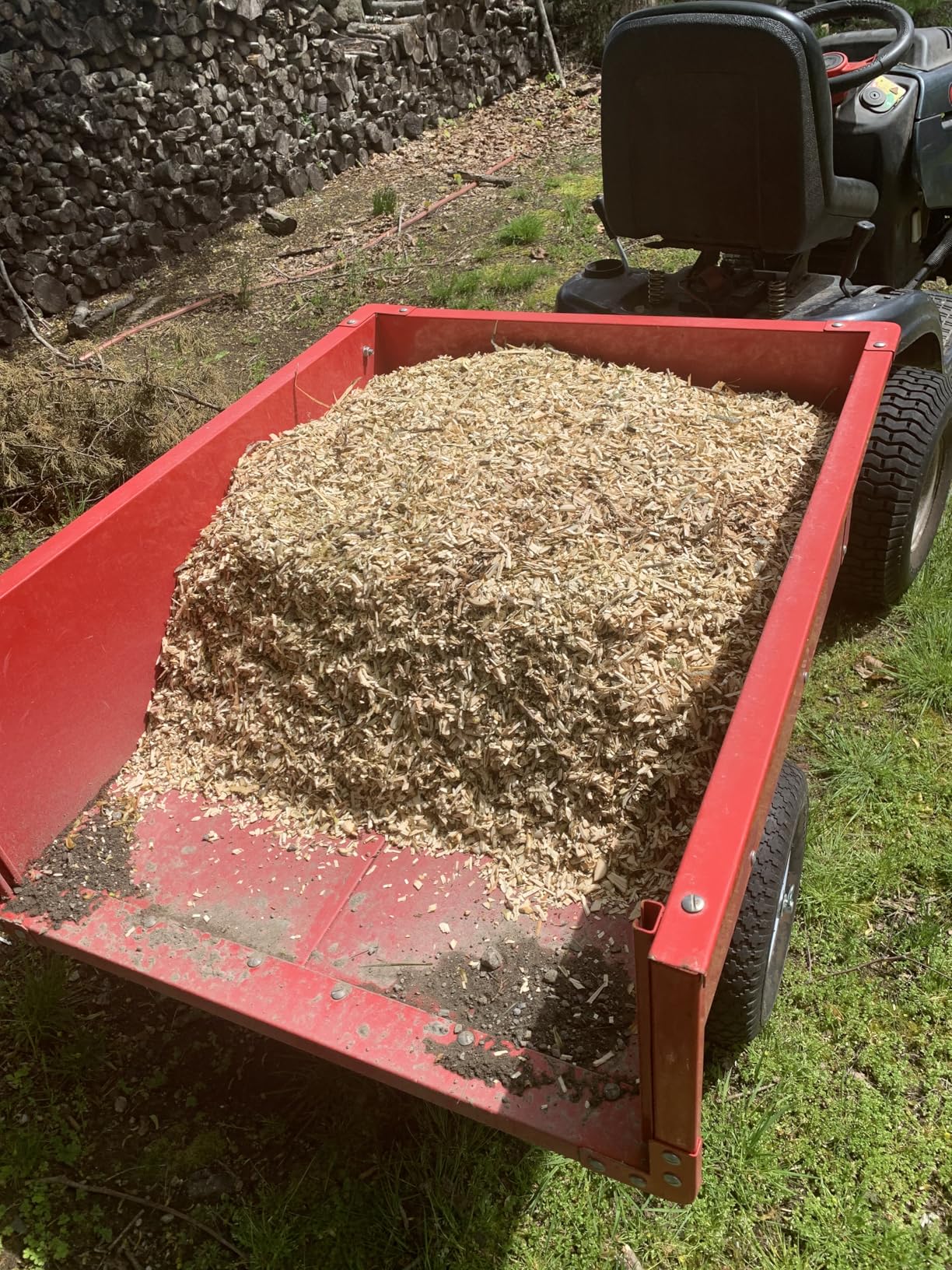 Chipper Leaf Shredder, 15 Amp 1.8 Inch Leaf Mulcher with 50L Collection Bag, 4000RPM Electric Wood Chipper & Shredder for Easy Clean up Ideal for Yard Waste Leaf and Branches customer photo 2