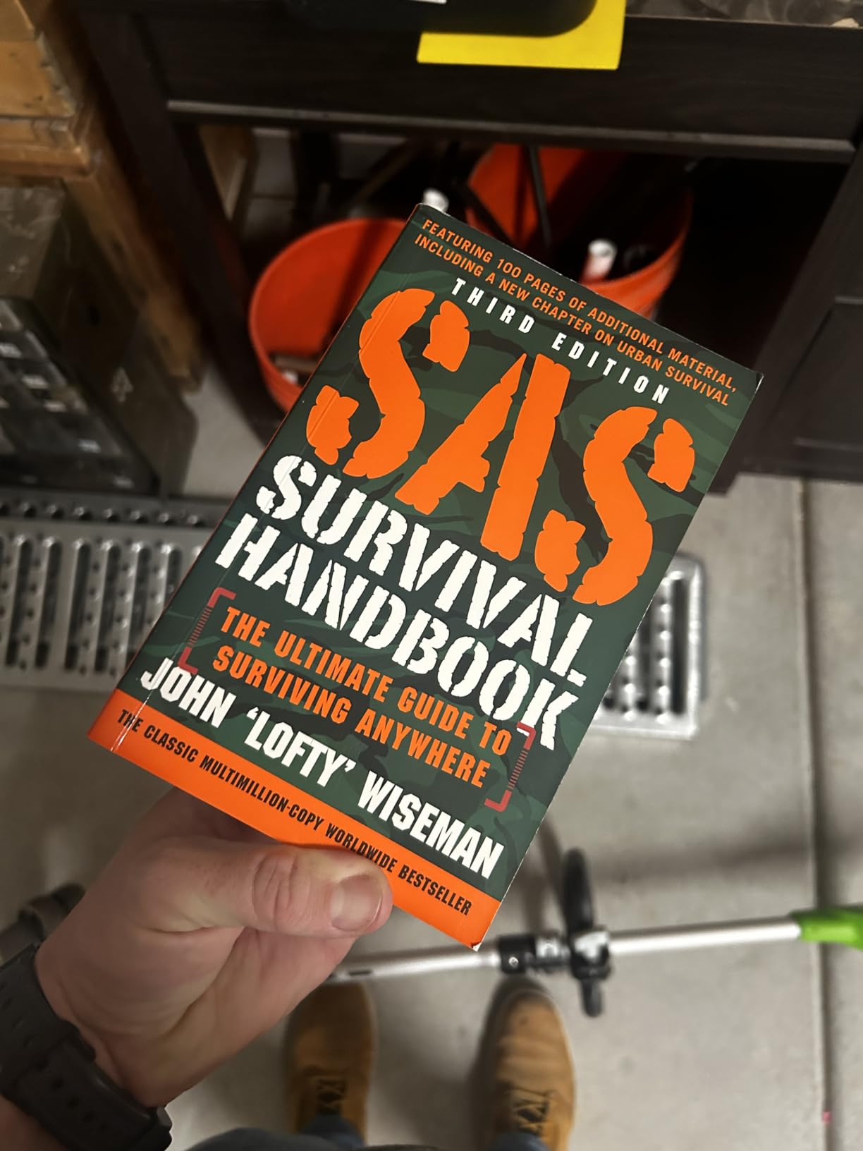 SAS Survival Handbook, Third Edition: The Ultimate Guide to Surviving Anywhere customer photo 1