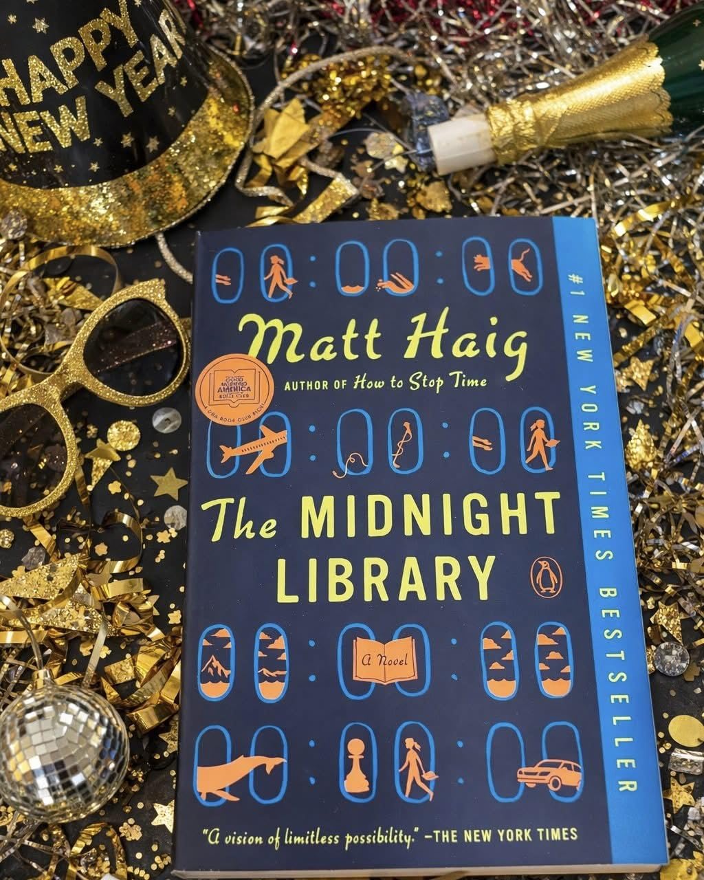 The Midnight Library: A GMA Book Club Pick: A Novel (The Midnight World) customer photo 2