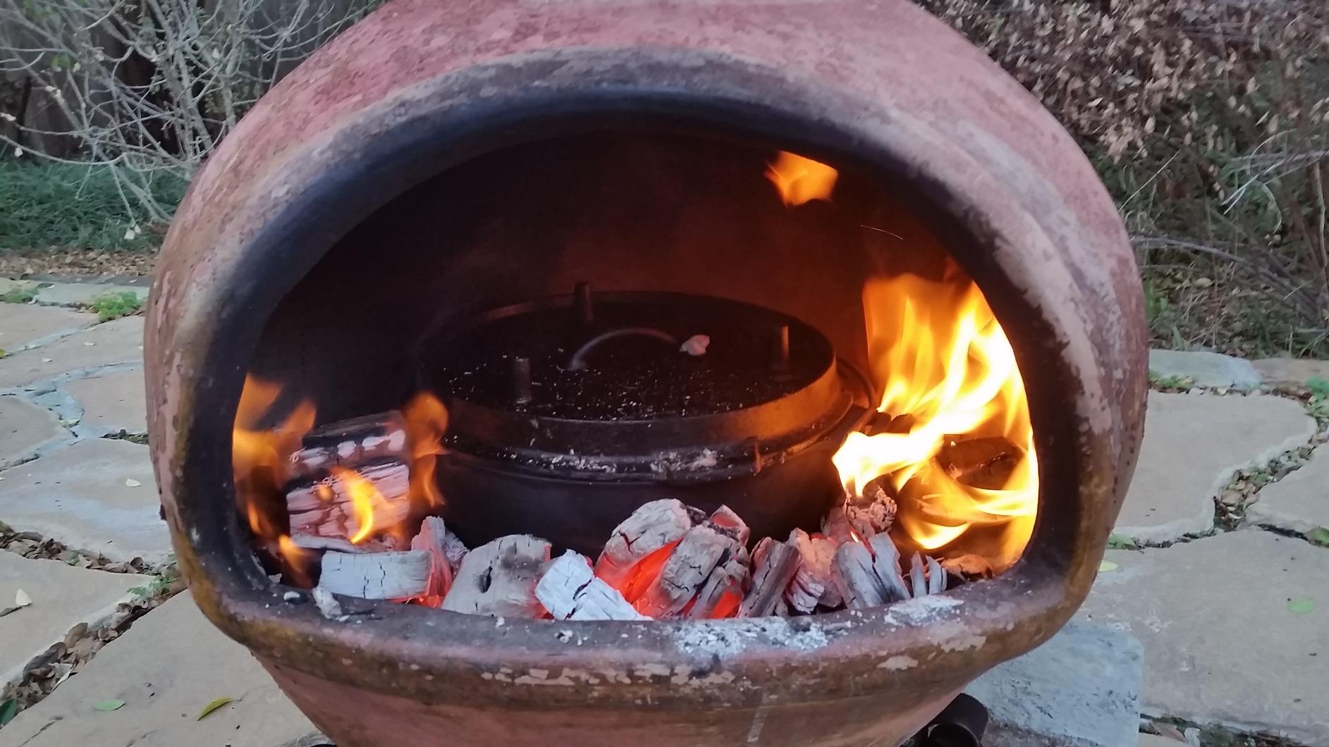Camp Chef DO10-6 Quart Dutch Oven Pre-Seasoned Cast Iron with Lift Tool and Lid customer photo 1