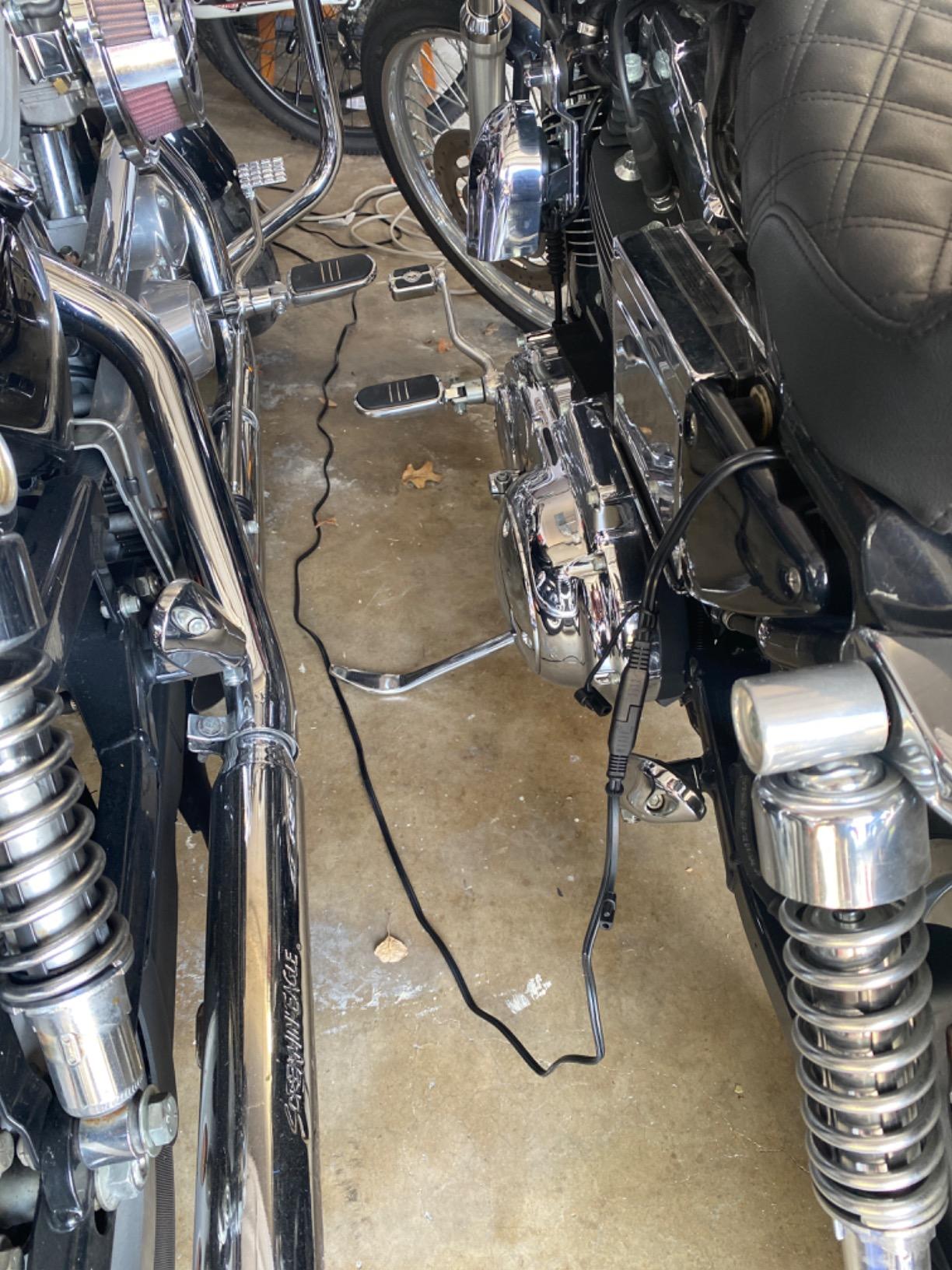 Battery Tender Junior 12V, 750mA Charger and Maintainer: Automatic 12V Powersports for Motorcycle, ATVs, and More - Smarter Than a Trickle Charger - 021-0123 customer photo 1