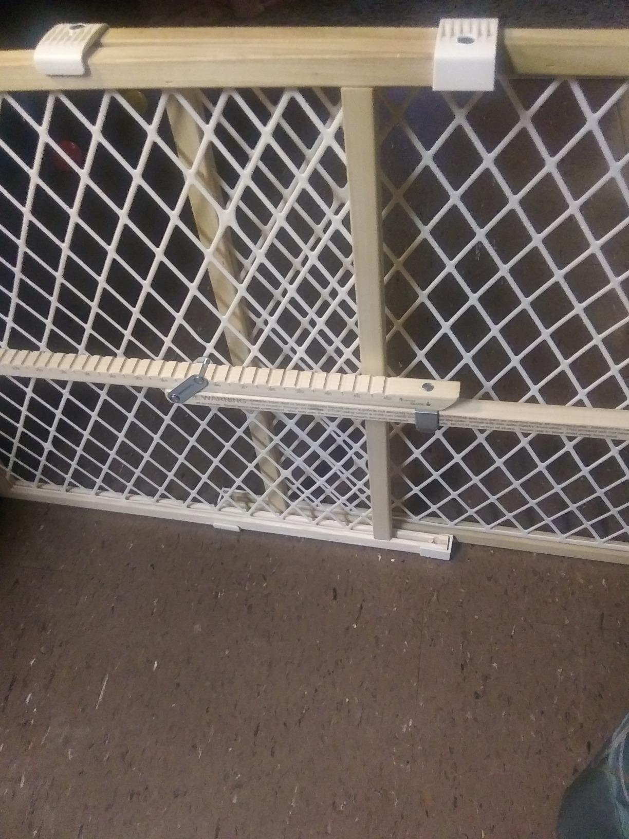 Toddleroo by North States - Diamond Mesh Wooden Baby Gate: Pressure Mounted Baby Gate for Doorways - Adjustable 26.5 to 42 Inches Wide - 23 Inches Tall customer photo 1