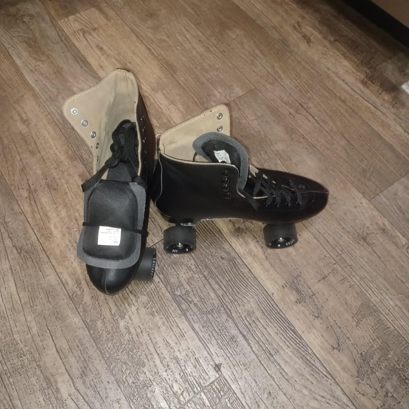 Chicago Quad Roller Skates for Women & Men - Durable, Top Performance Indoor/Outdoor Use or Roller Derby - Classic Deluxe Leather High-Top Boots with 60mm Urethane Wheels & Semi-Precision Bearings customer photo 1