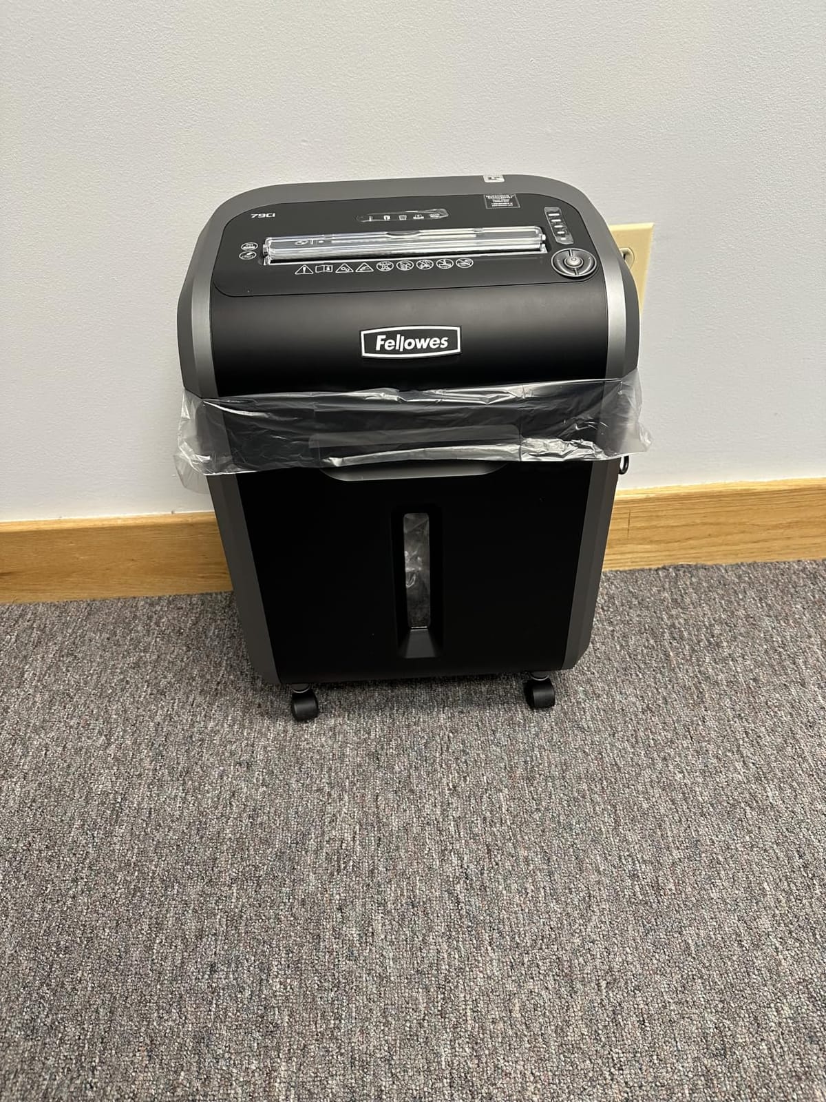 Fellowes Powershred 79Ci 16-Sheet 100% Jam-Proof Heavy Duty Crosscut Paper Shredder Machine for Office and Home, Black/Dark Silver 3227919 customer photo 2