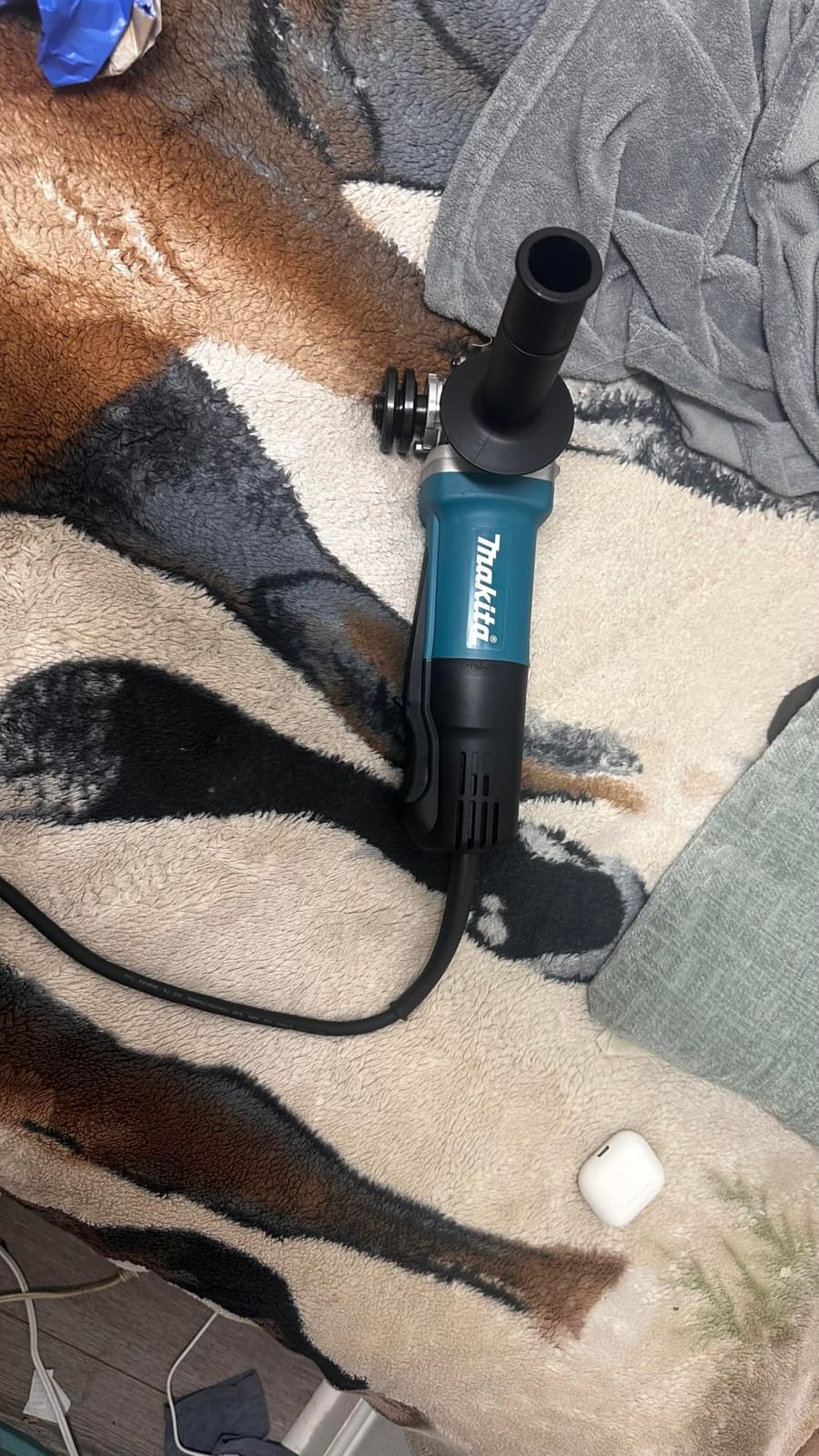 Makita 9557PBX1 4-1/2