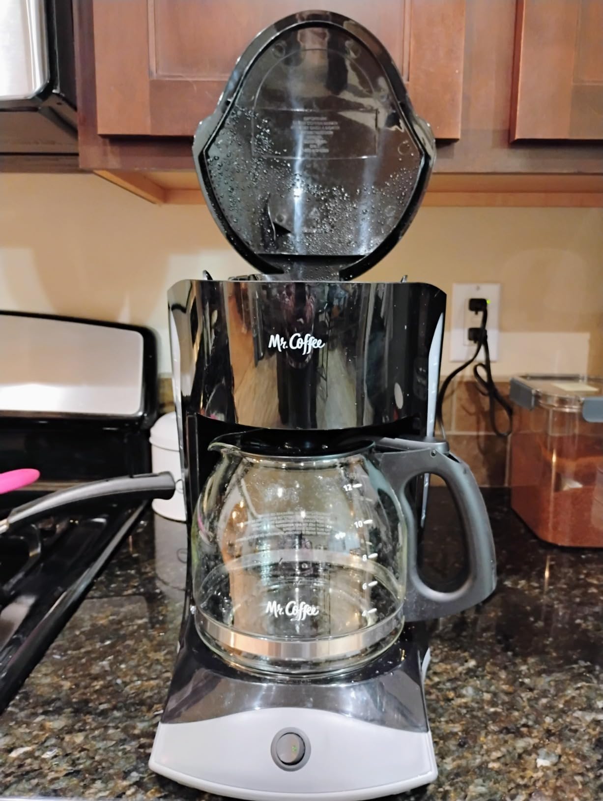 Mr. Coffee Black Coffee Maker, 12 Cups, with Auto Pause and Glass Carafe, Perfect for Home and Office Use customer photo 1