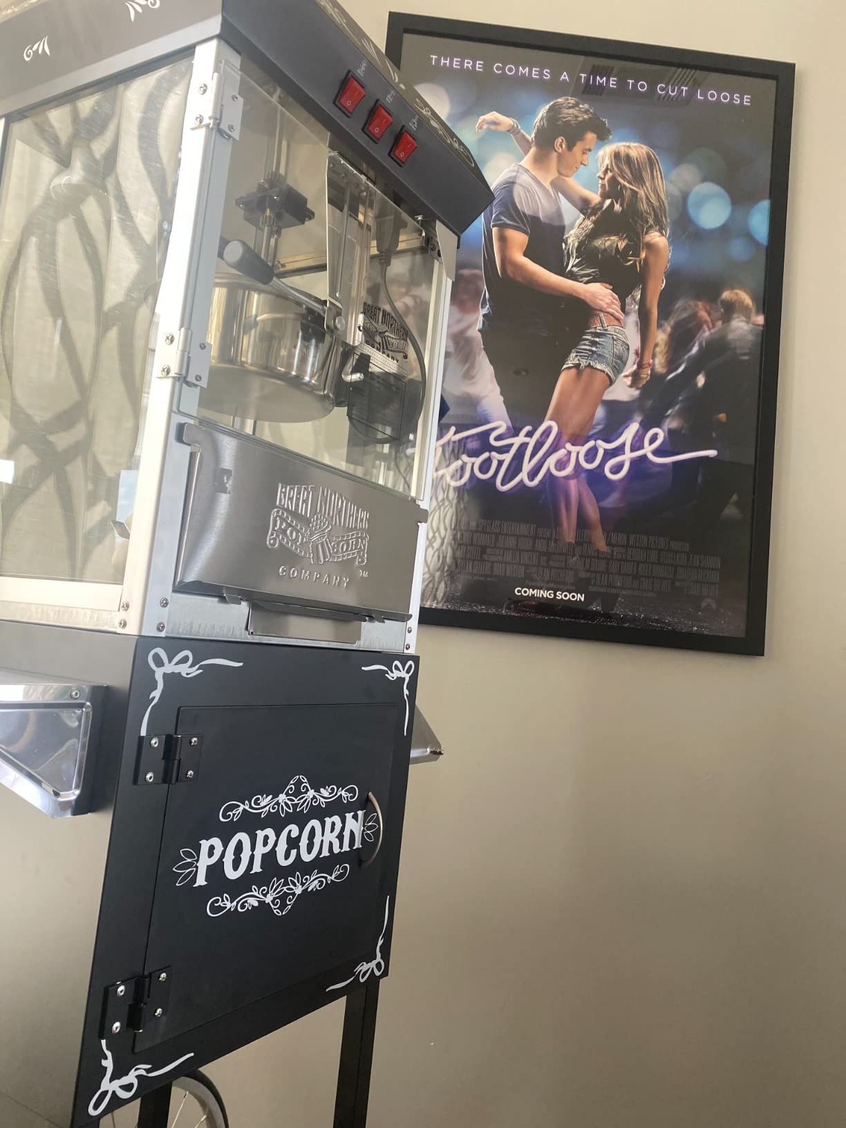 Foundation Popcorn Maker Machine with Cart - 8oz Stainless Steel Kettle Makes up to 48 Cups - Movie Theater Style Vintage Popcorn Machine Cart on Wheels by Great Northern Popcorn (Black) customer photo 1