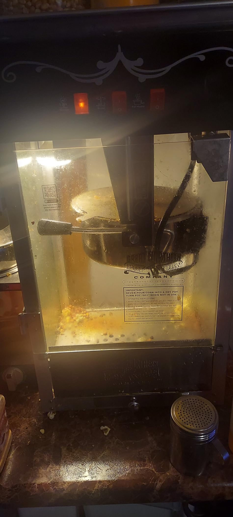 Matinee Popcorn Machine - 8oz Popper with Stainless-Steel Kettle, Reject Kernel Tray, Warming Light, and Accessories by Great Northern Popcorn (Black) customer photo 2