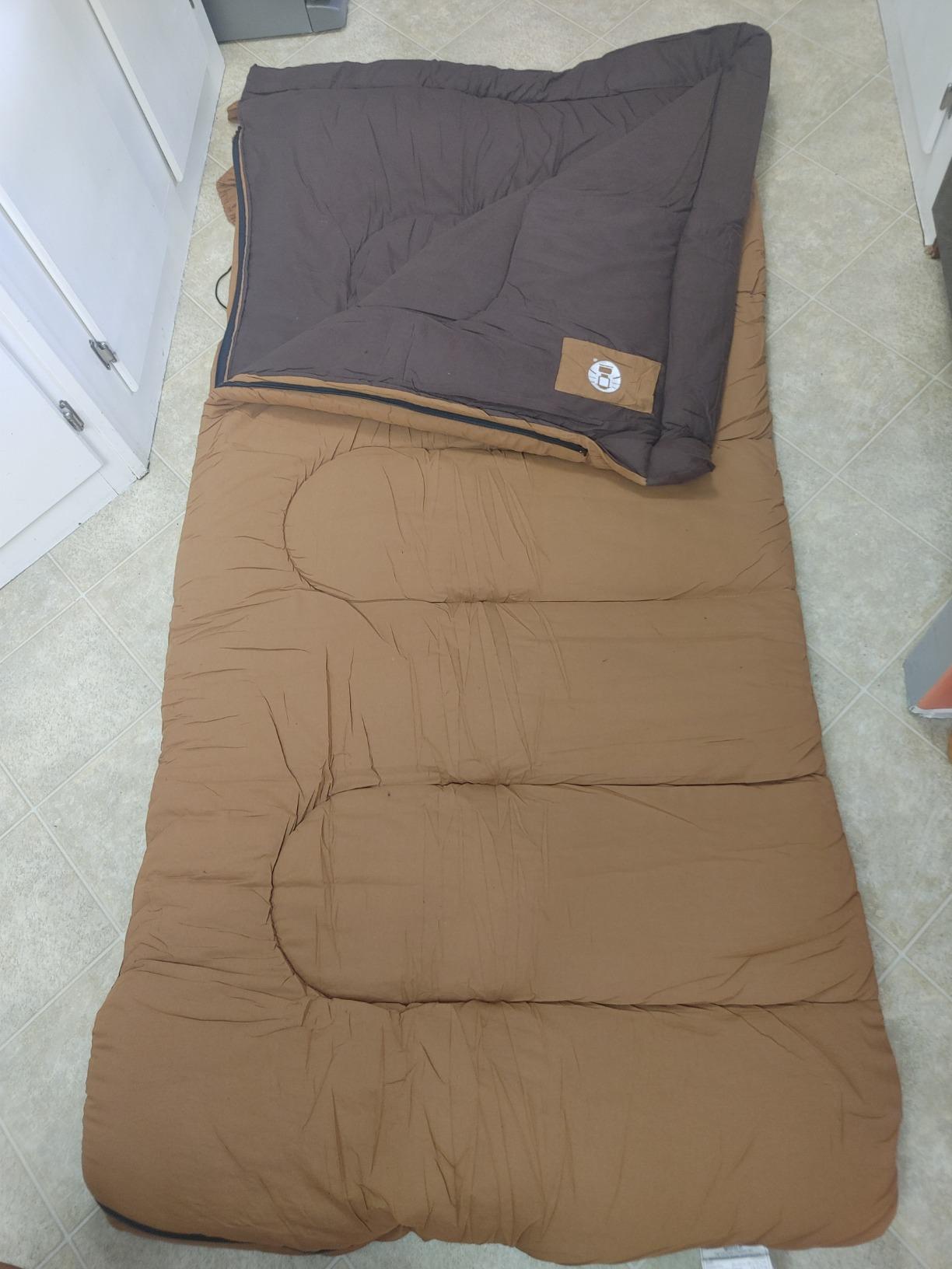 Coleman Dunnock 20°F Big 'n Tall Sleeping Bag, Cold-Weather Sleeping Bag Fits Adults up to 6ft 4in, Machine Washable, Flannel Liner customer photo 1