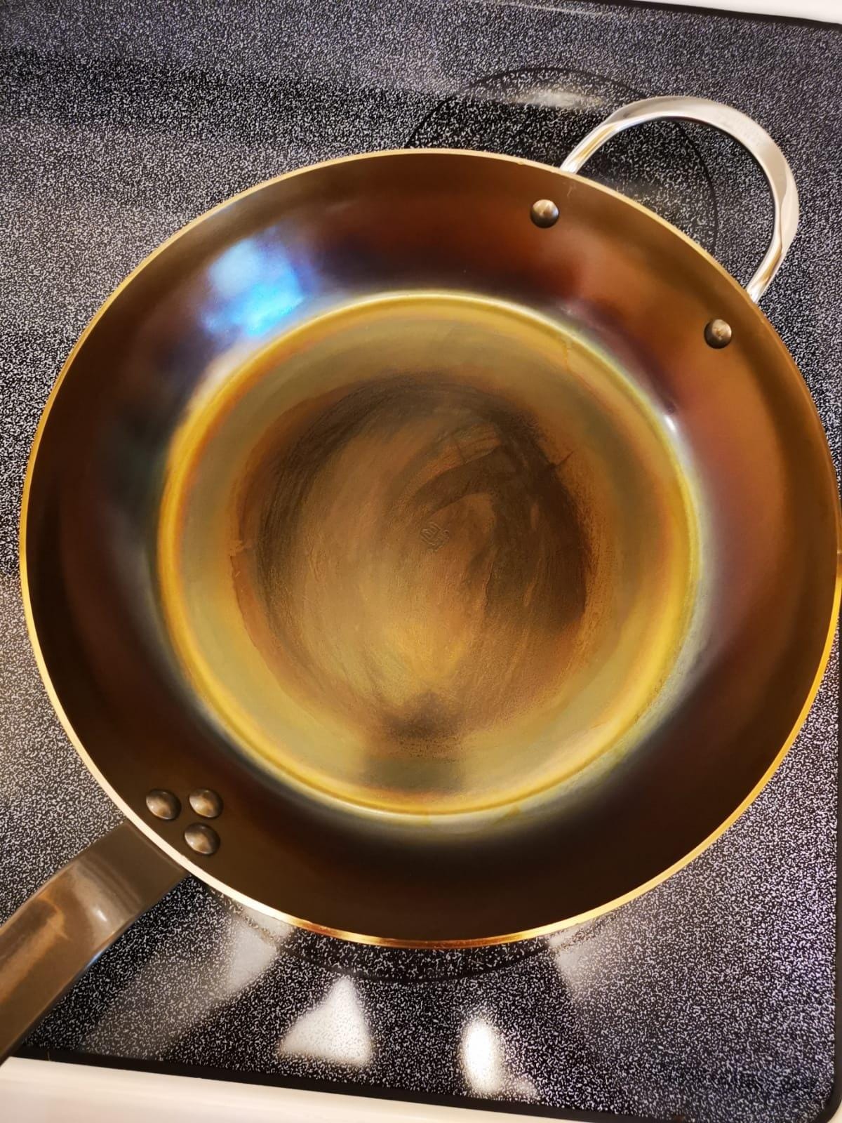 de Buyer MINERAL B Carbon Steel Fry Pan - 8” Diameter, 5.5” Cooking Surface - Ideal for Searing, Sauteing & Reheating - Naturally Non-Stick Finish - Made in France customer photo 2